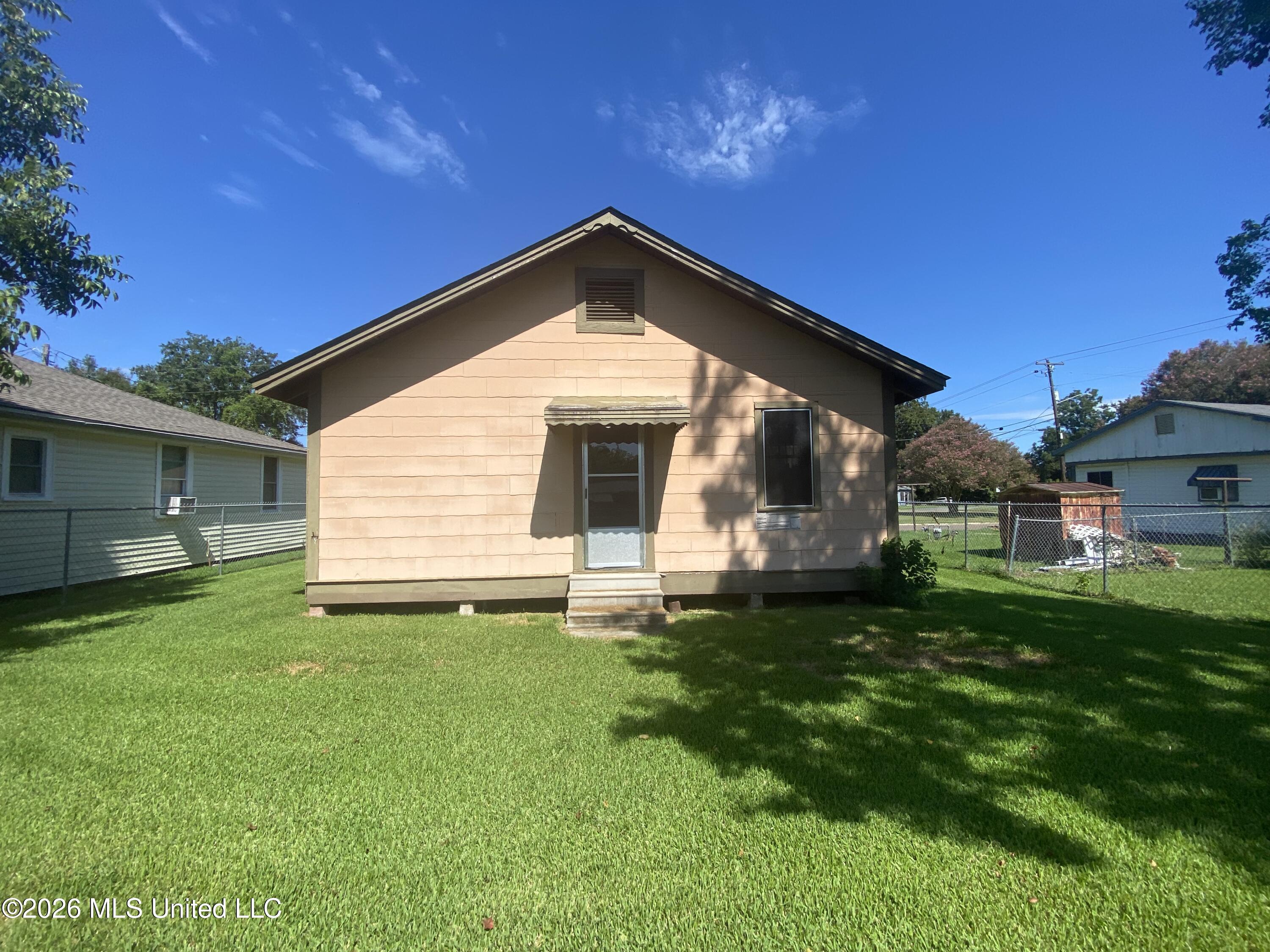 402 S Spruce Street Property Photo 16