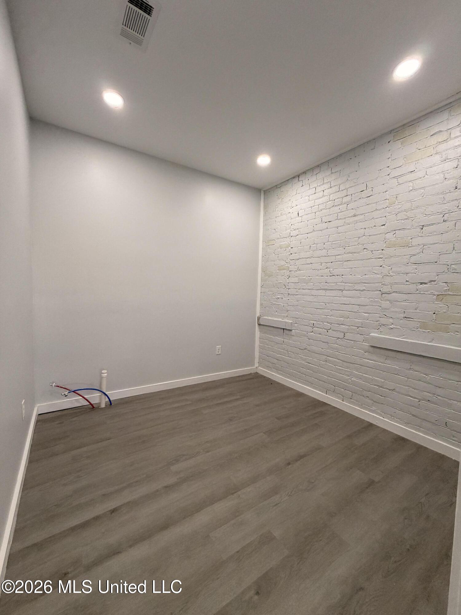 1014 Robb St Property Photo 8