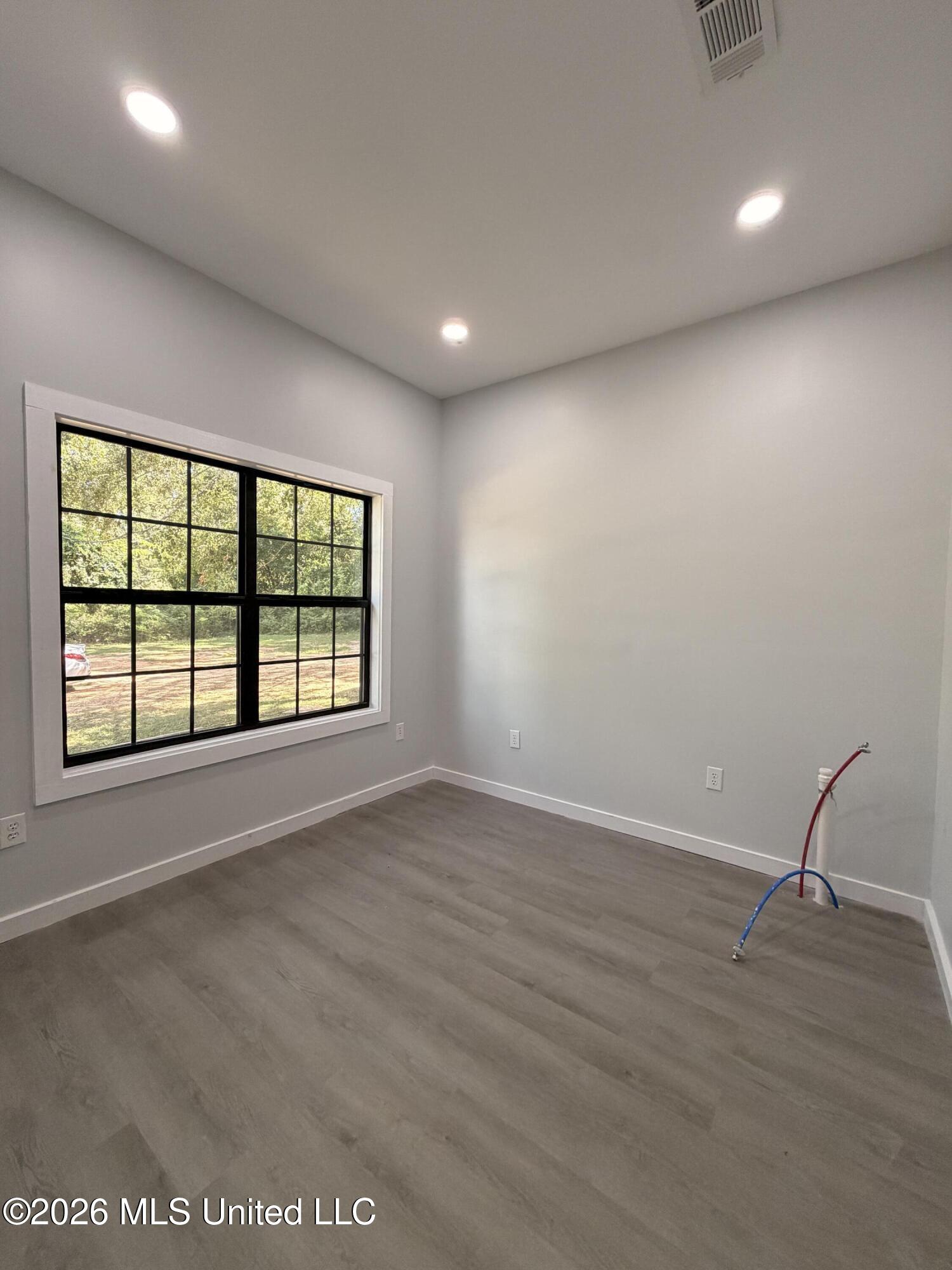 1014 Robb St Property Photo 9