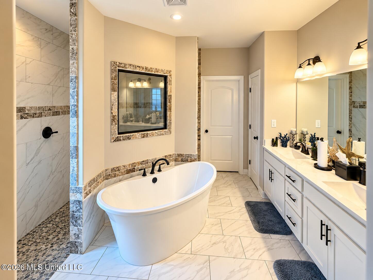 3776 Andreas Drive Property Photo 3