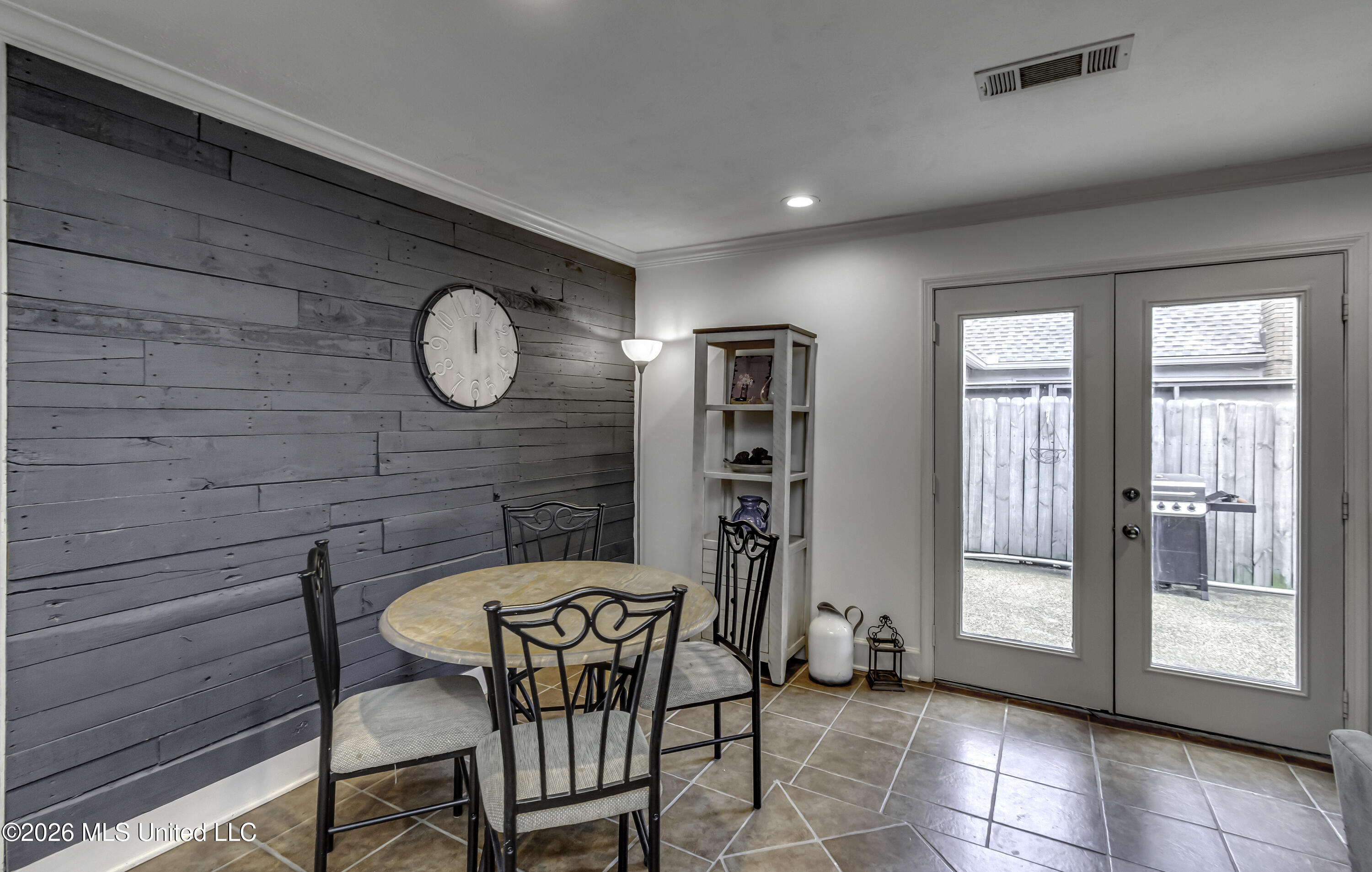 226 Waterwood Drive Property Photo 4