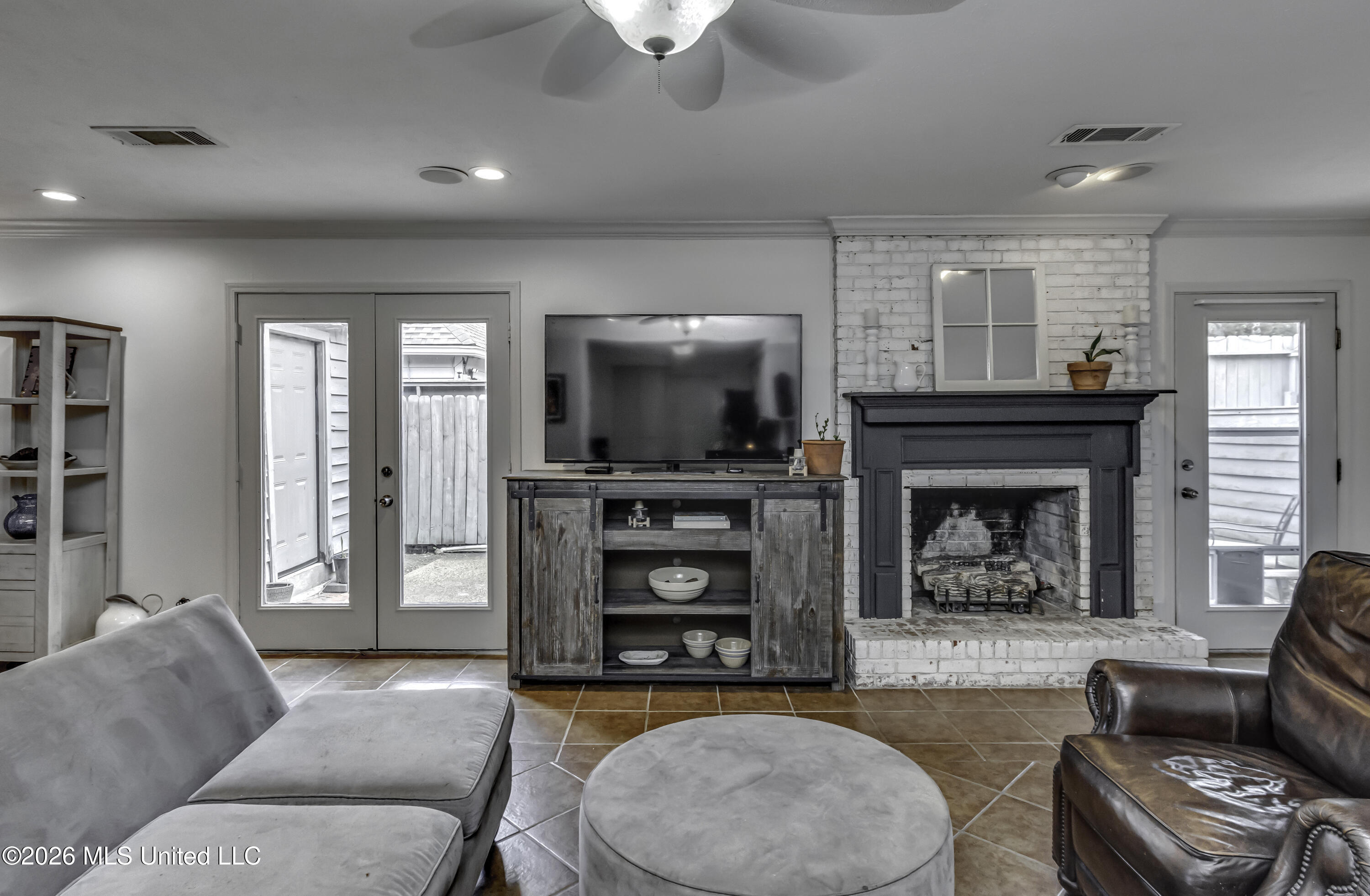 226 Waterwood Drive Property Photo 8