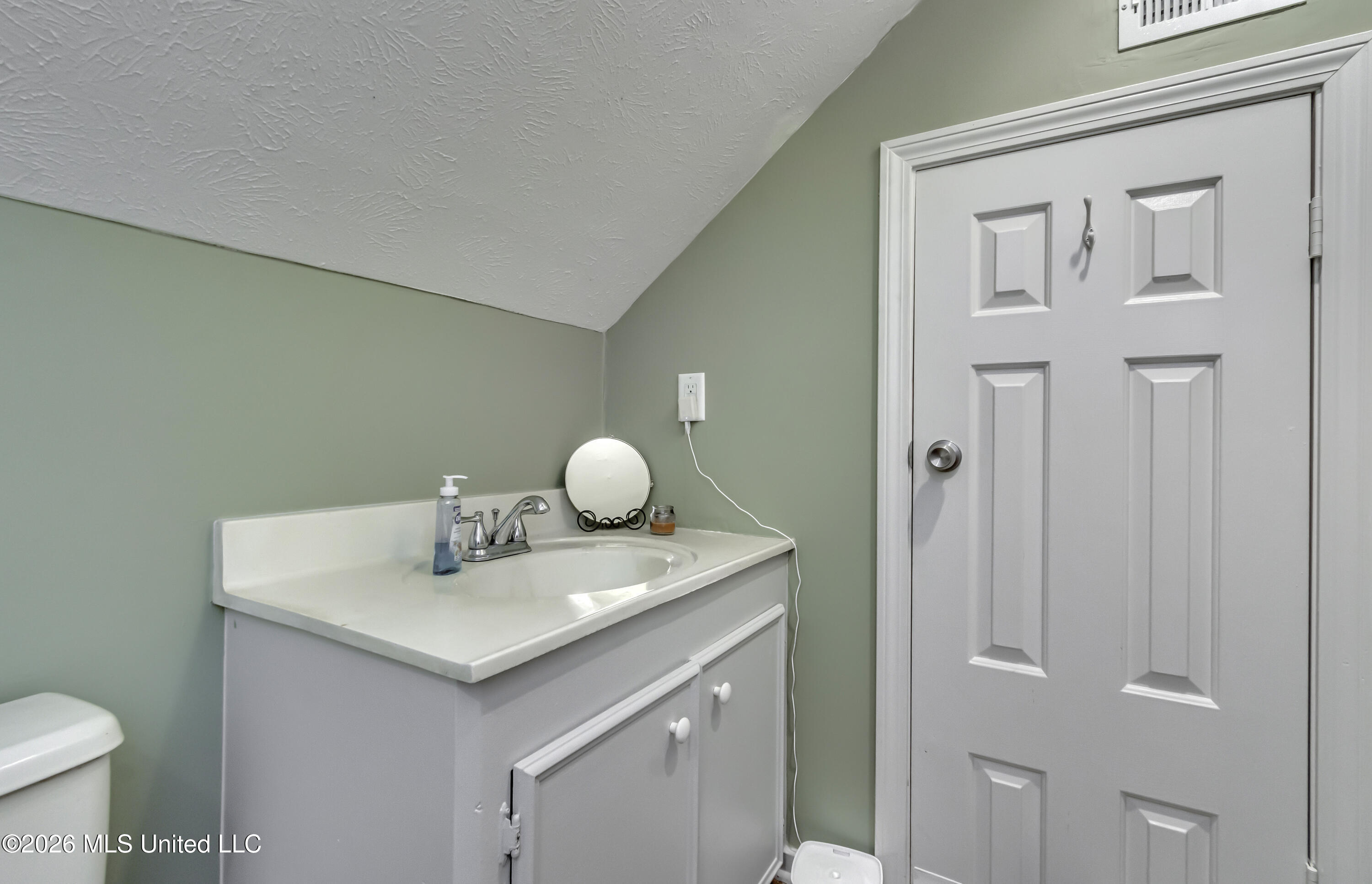 226 Waterwood Drive Property Photo 37