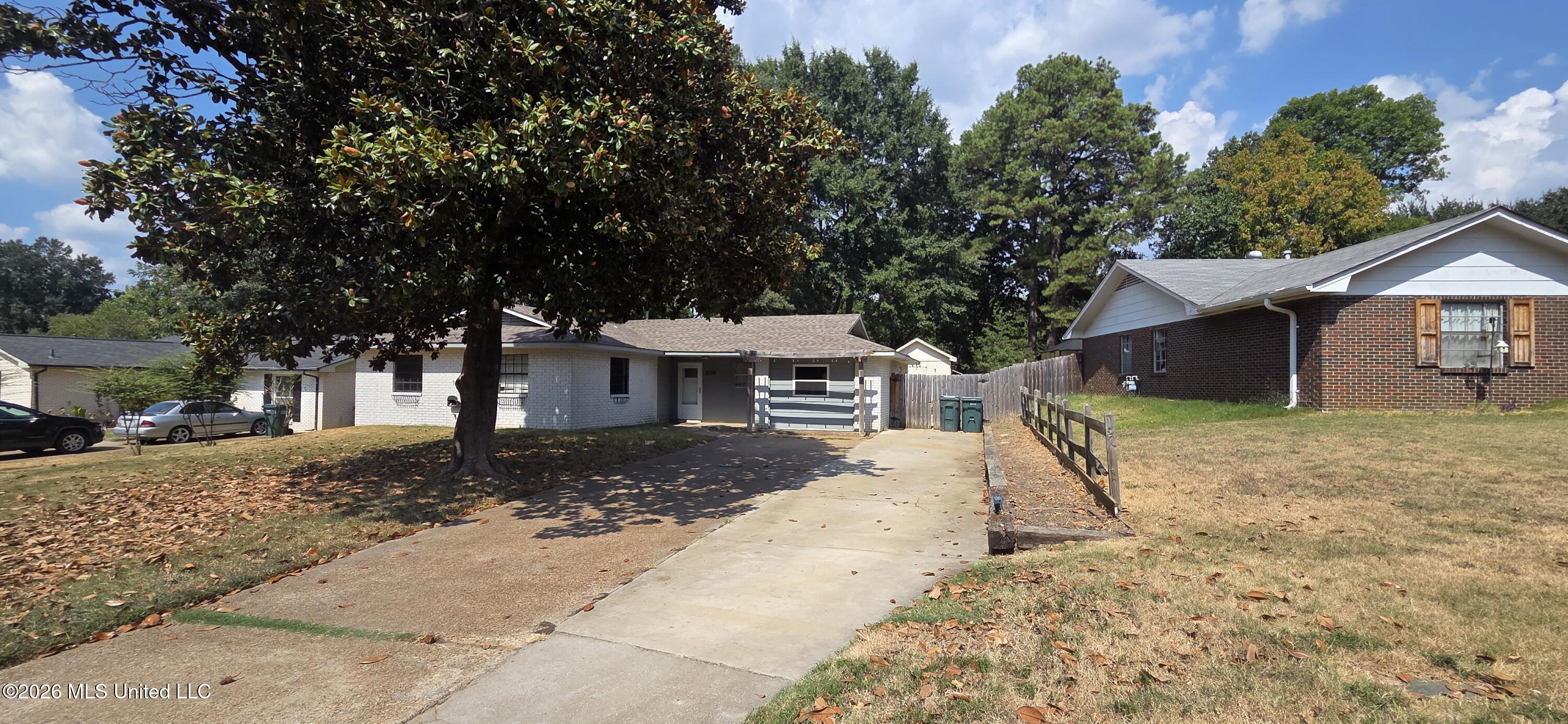 2192 Holbrook Cove Property Photo 2