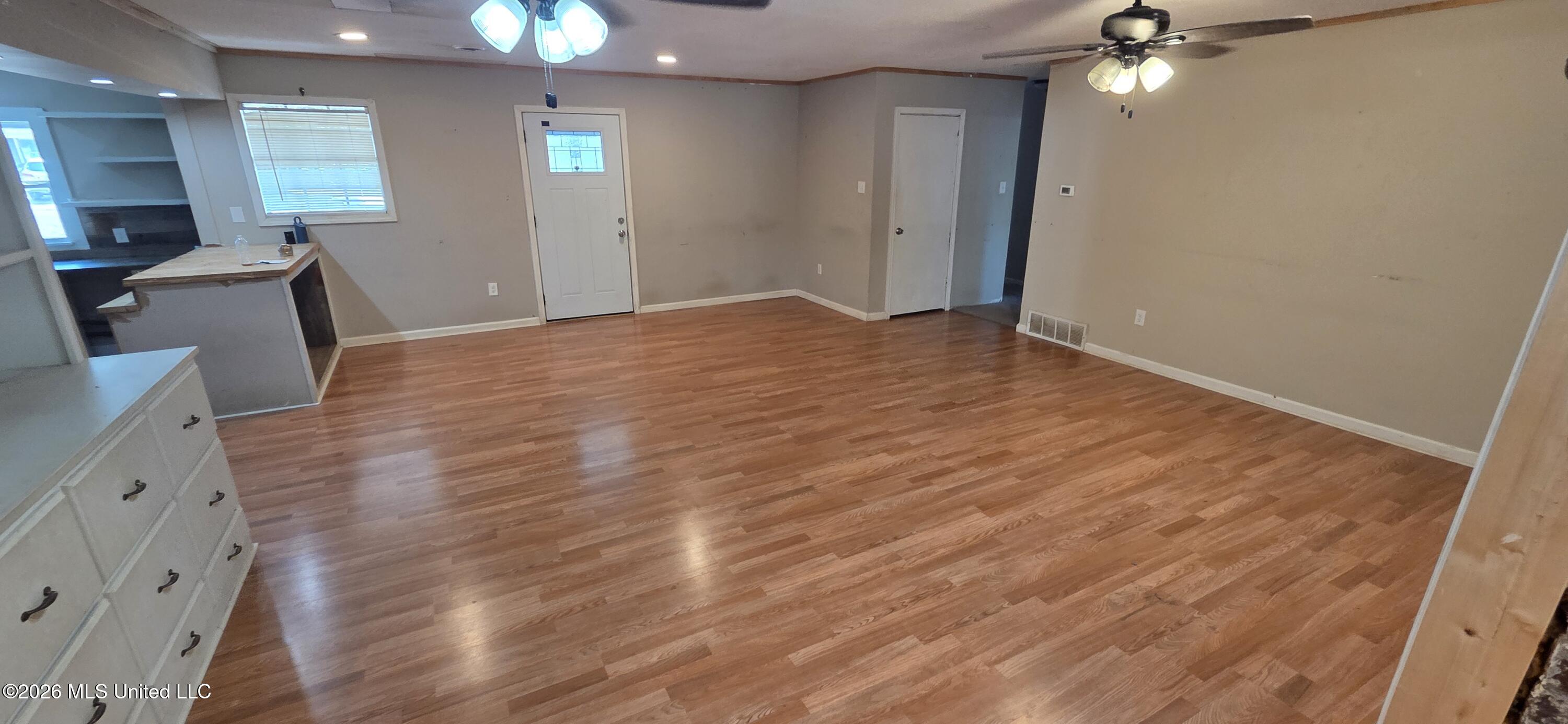 2192 Holbrook Cove Property Photo 4