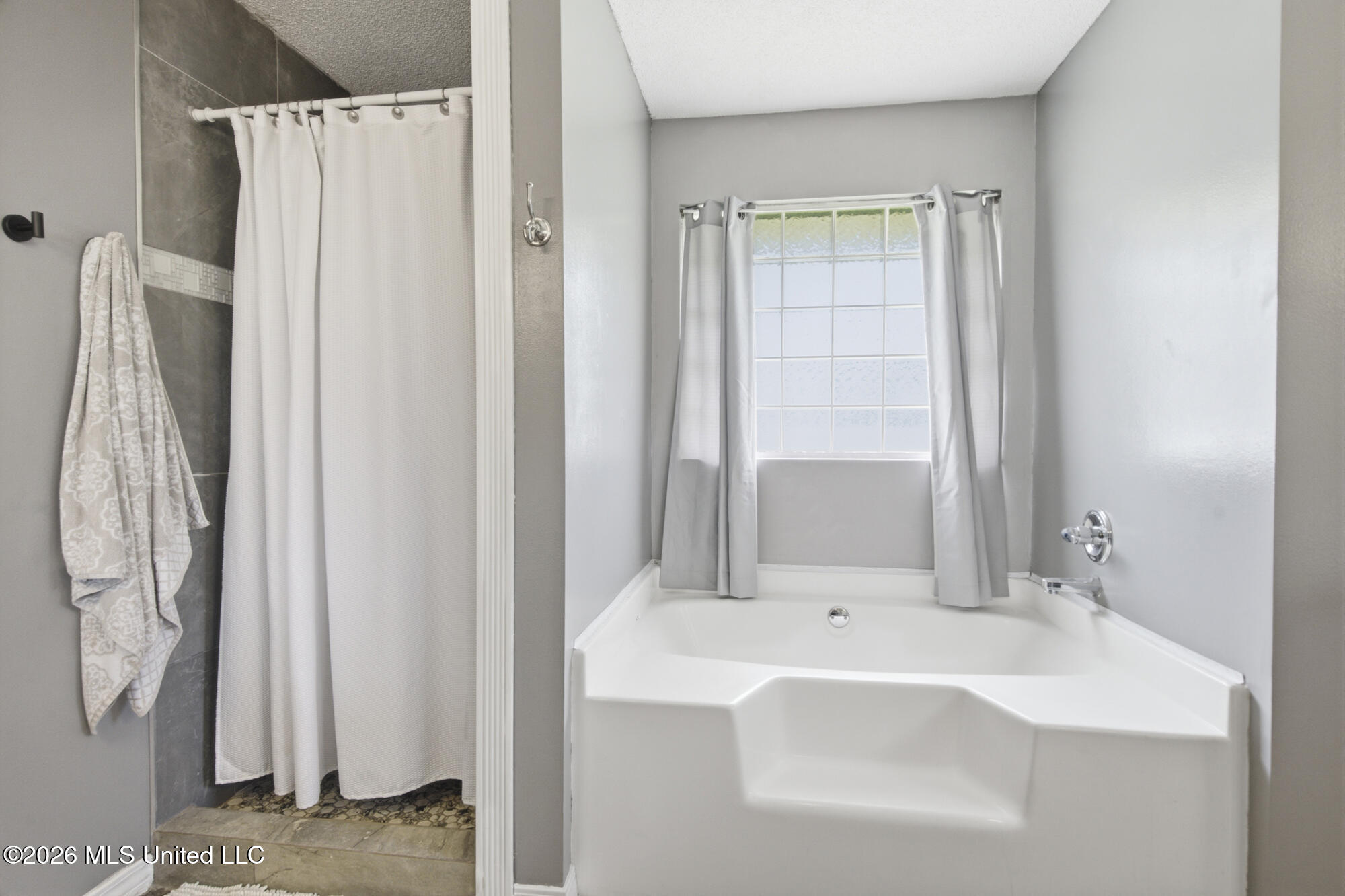 13071 Windcrest Lane Property Photo 21