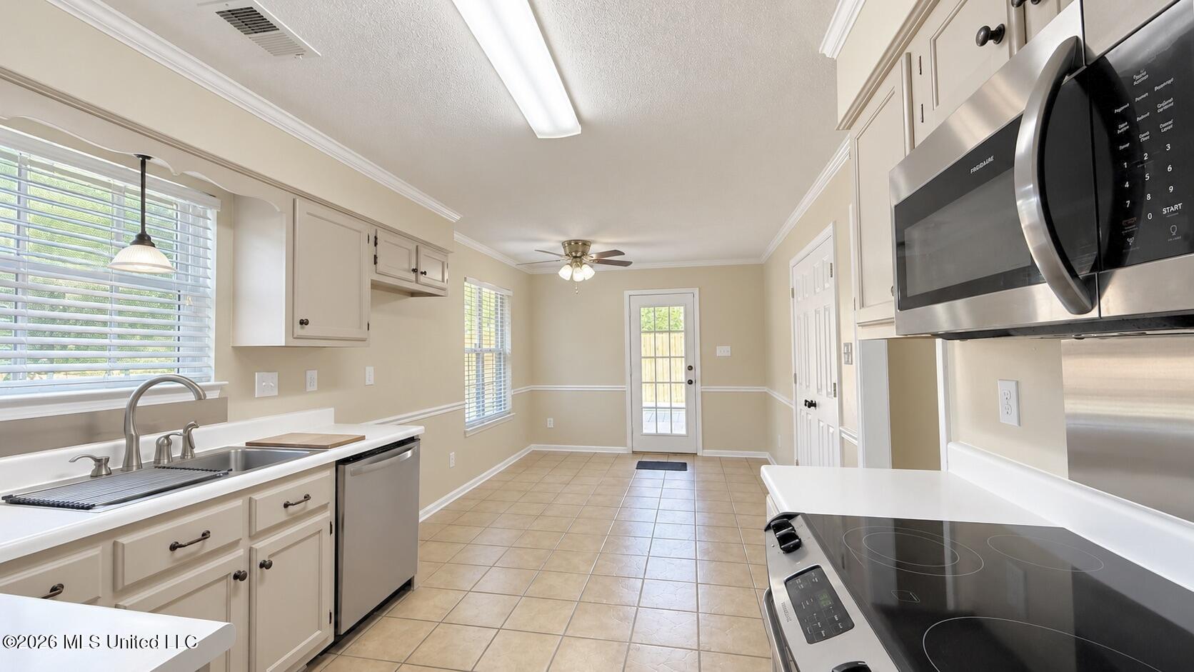 9240 Huron Drive Property Photo 24