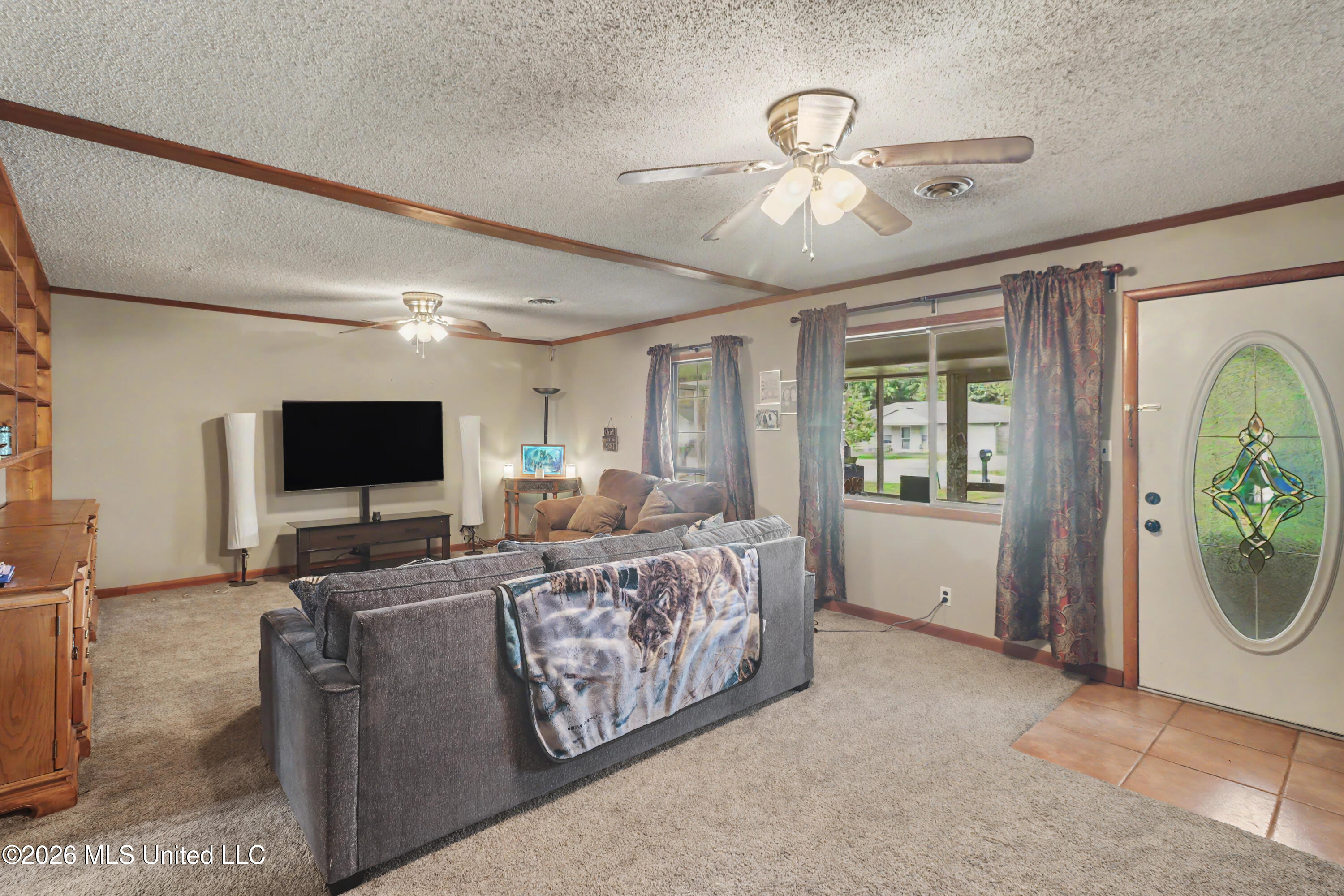 10604 Oak Street Property Photo 5