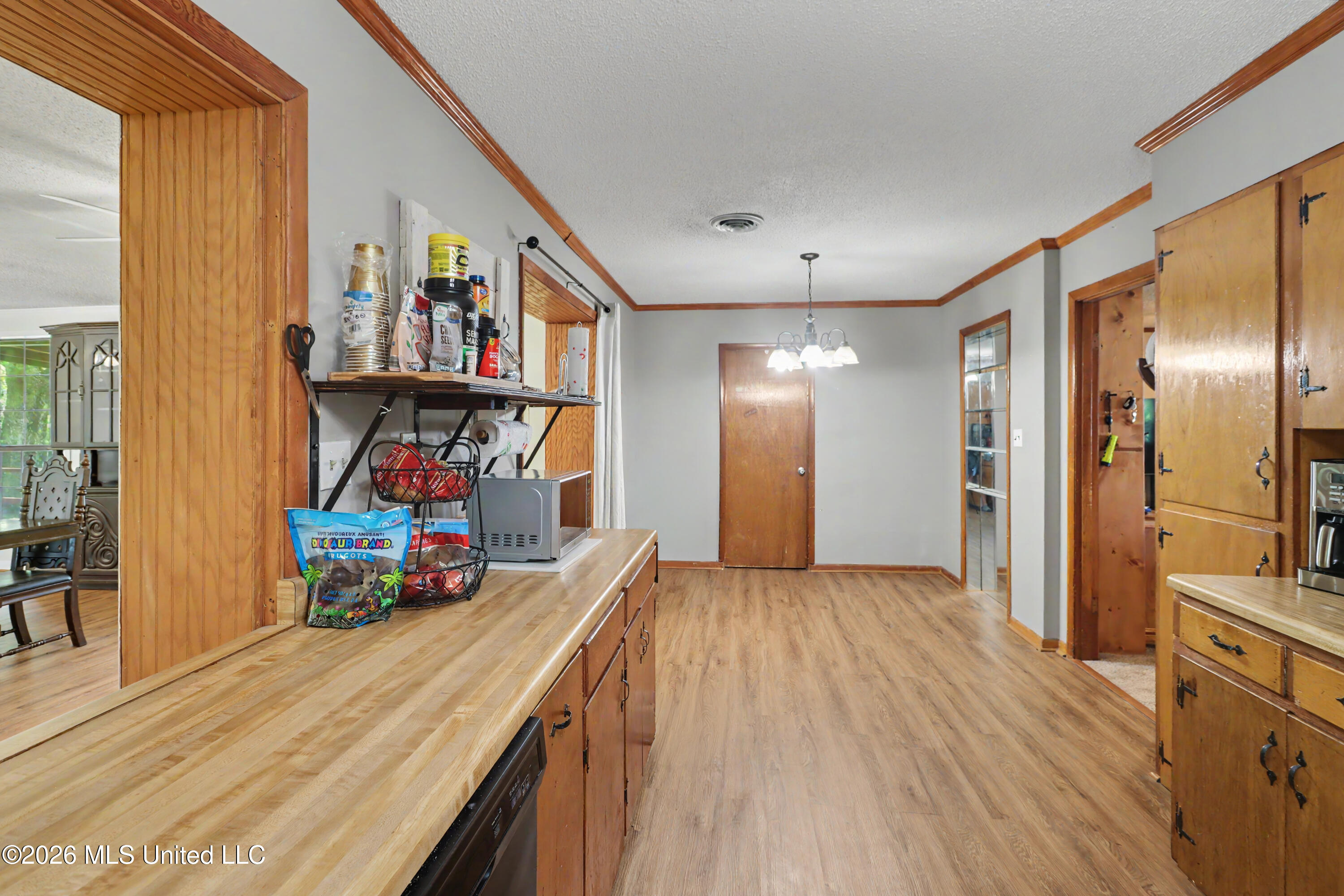 10604 Oak Street Property Photo 10