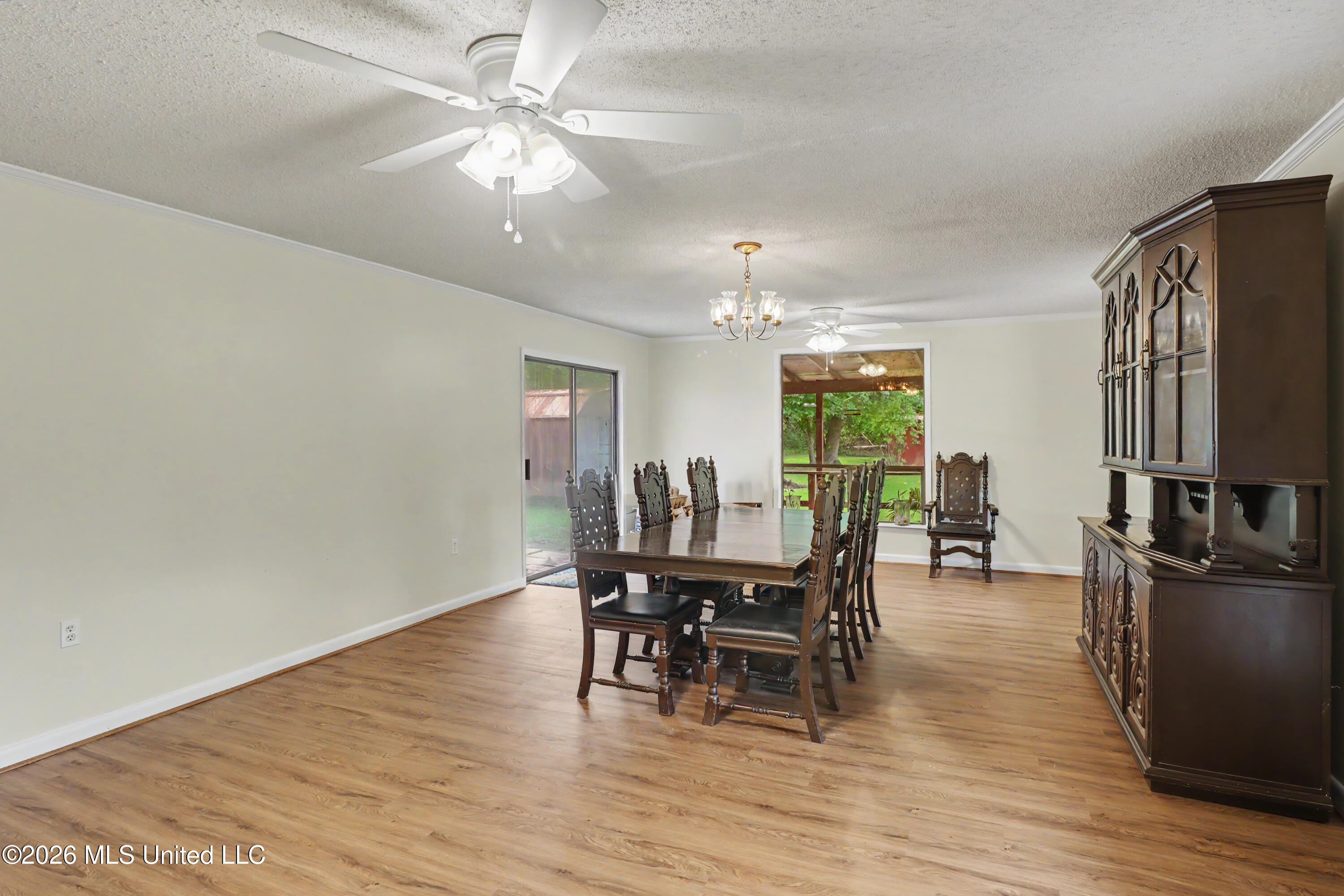 10604 Oak Street Property Photo 11