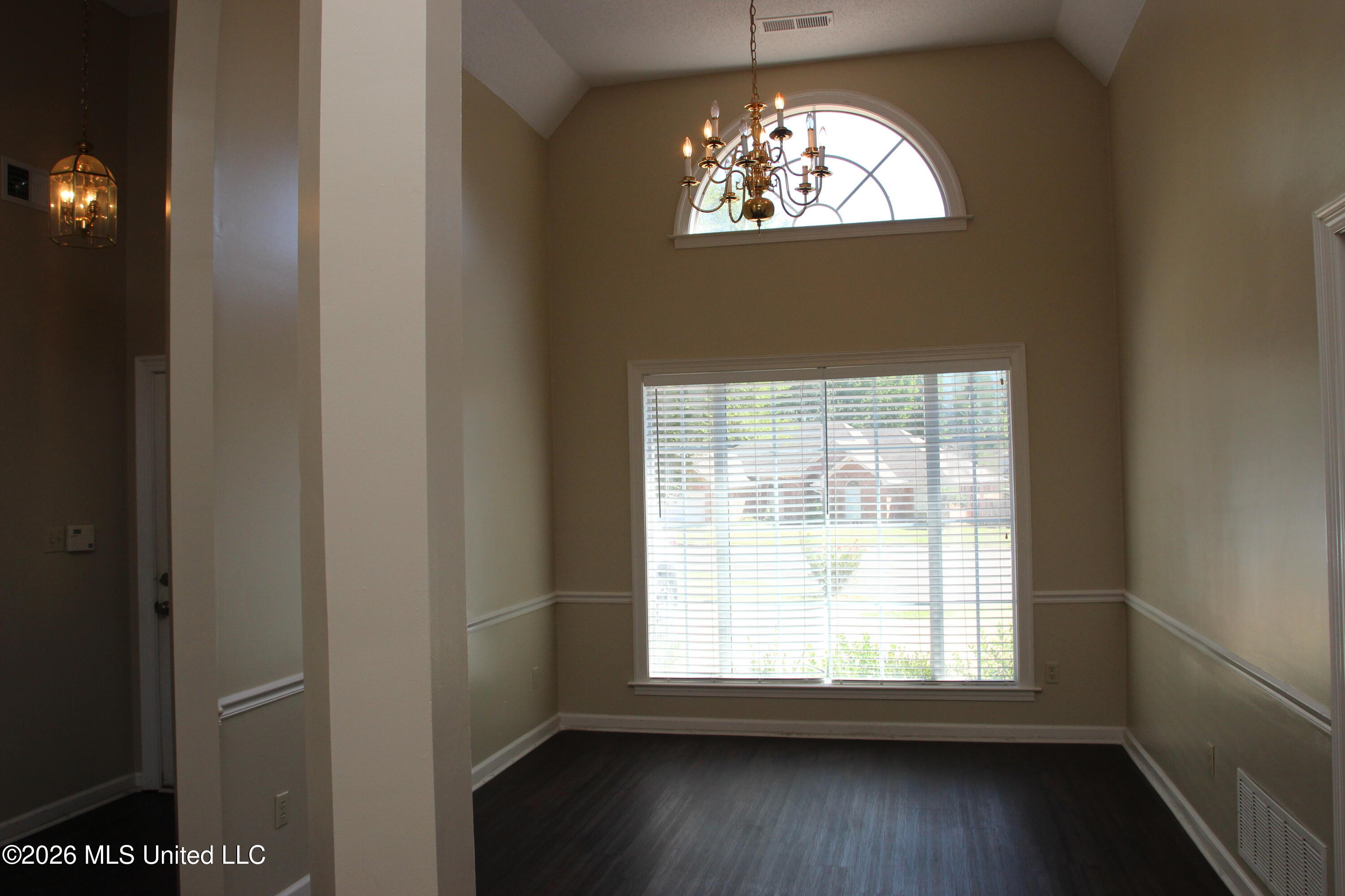 910 Scotch Pine Cove Property Photo 10