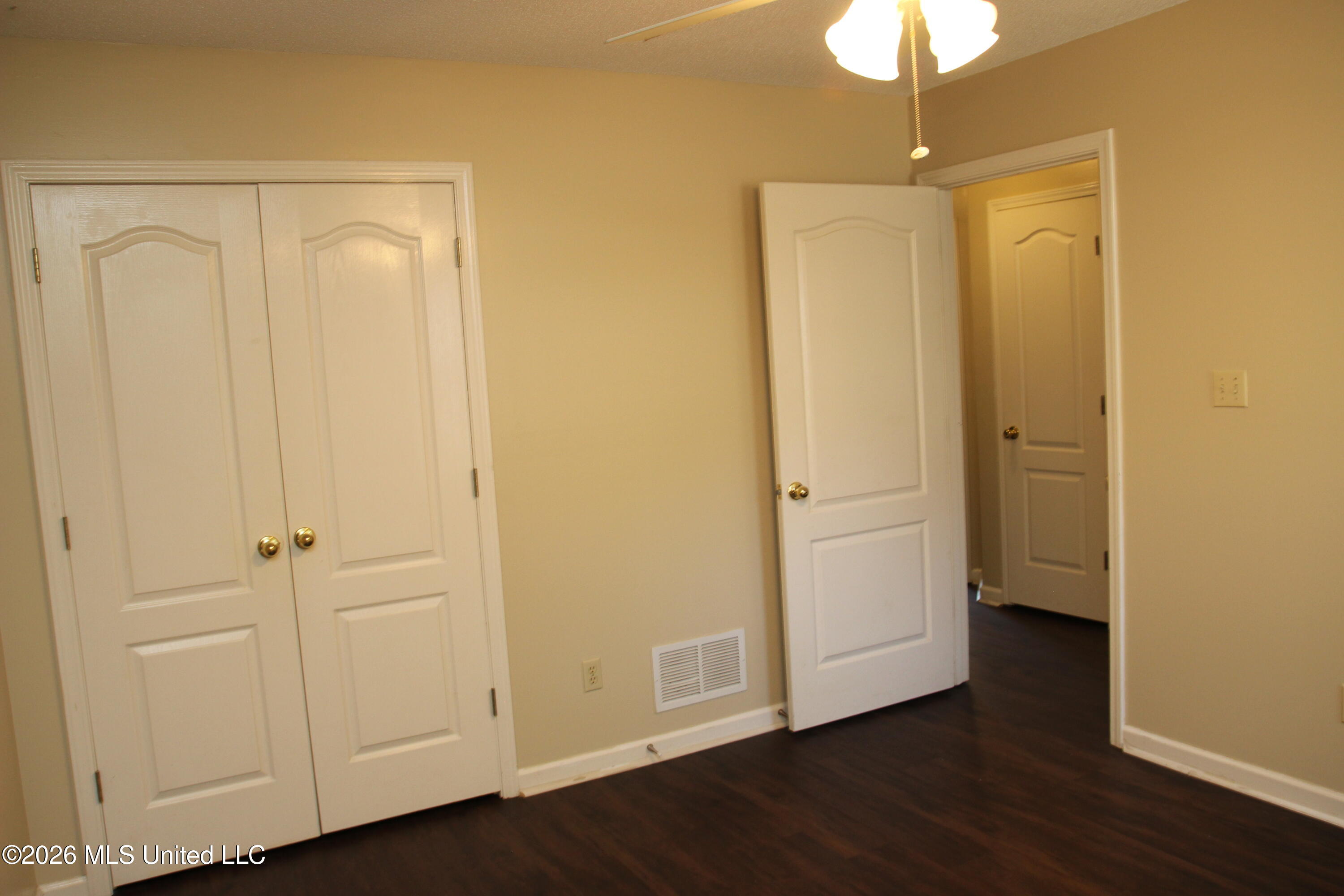 910 Scotch Pine Cove Property Photo 35
