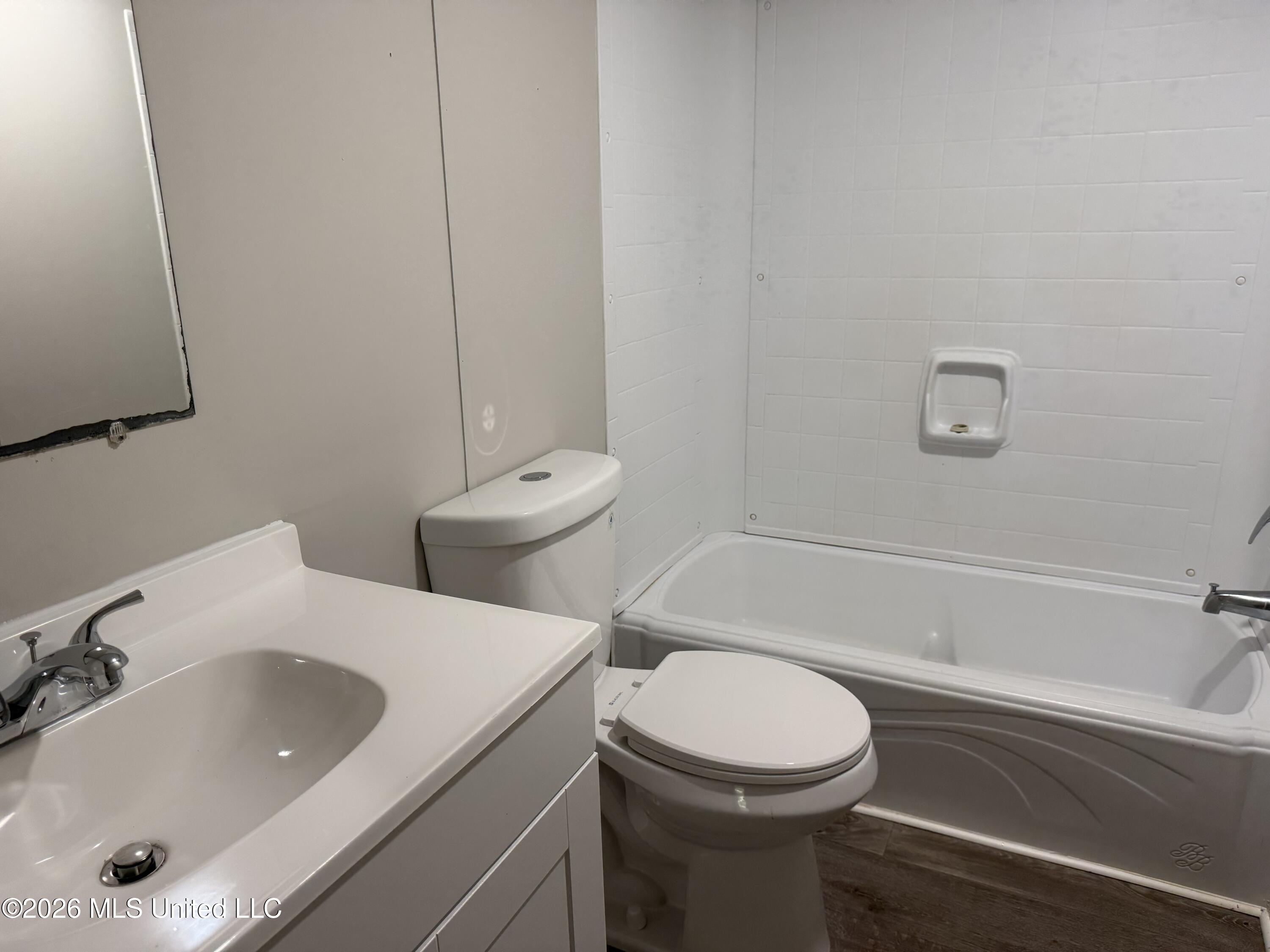 5204 Old Highway 35 Property Photo 7