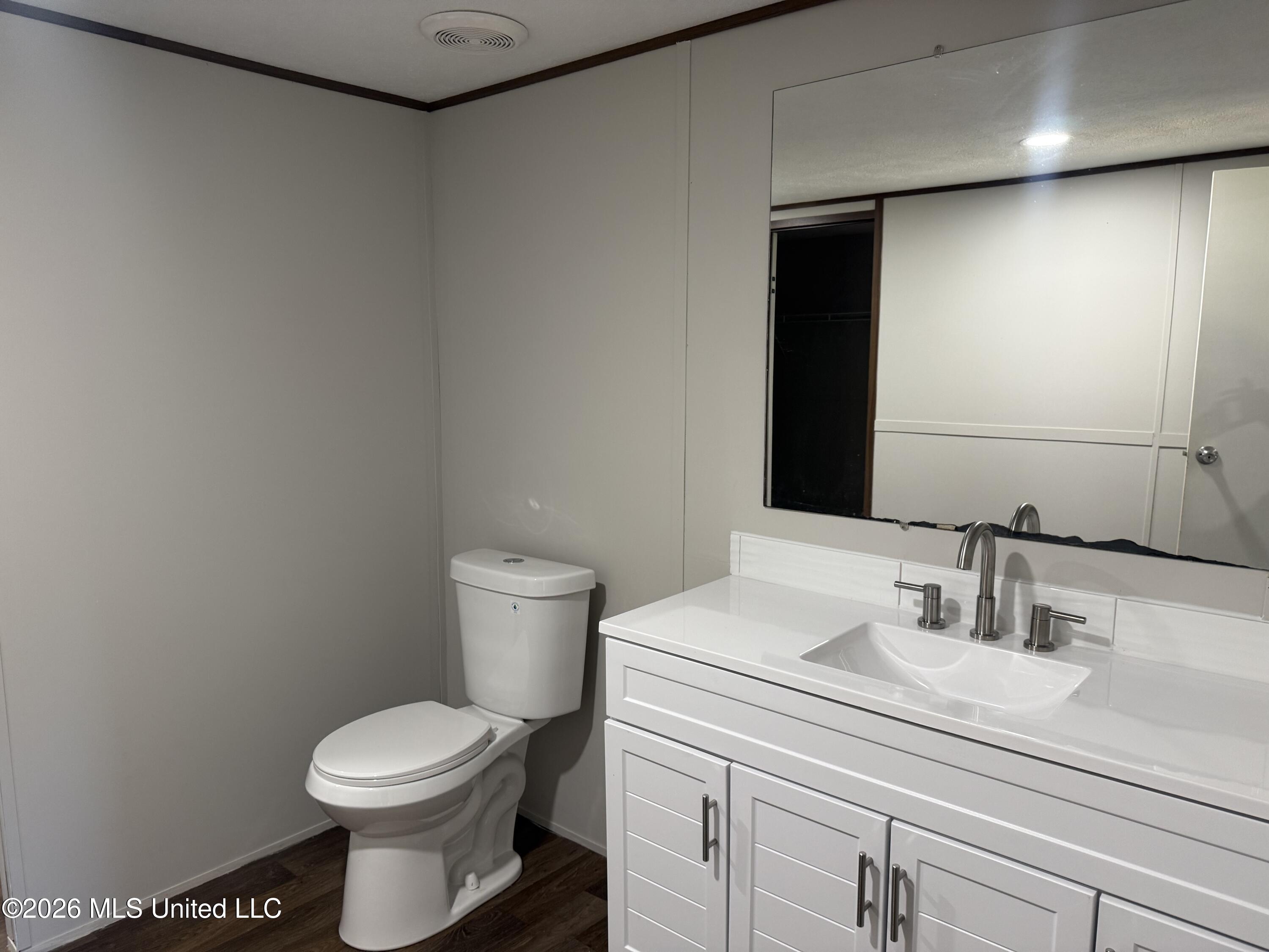 5204 Old Highway 35 Property Photo 10