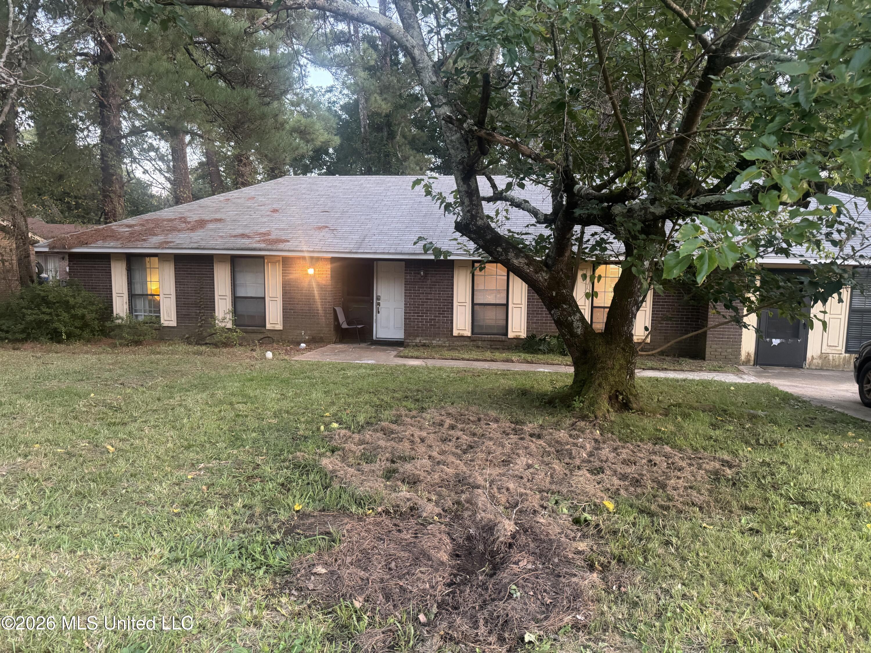 1309 Canterbury Property Photo 1