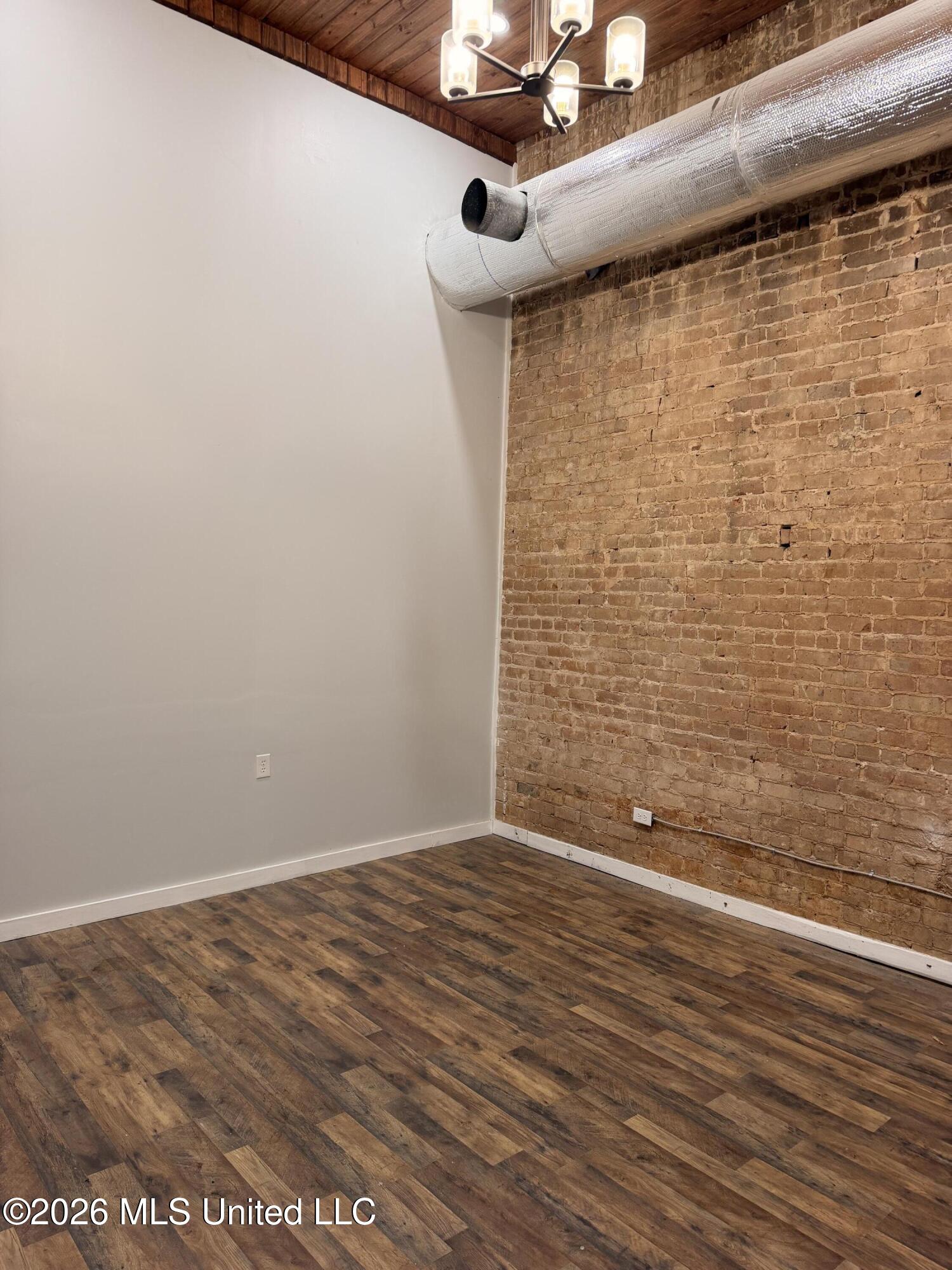 1014 Robb Street Property Photo 5