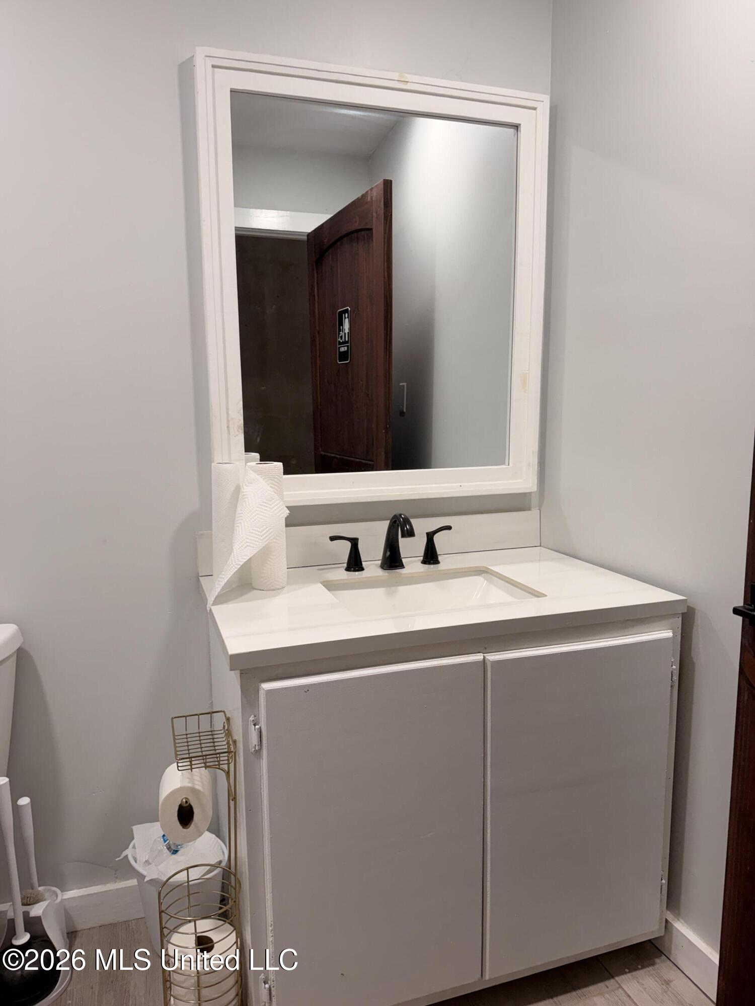 1014 Robb Street Property Photo 7