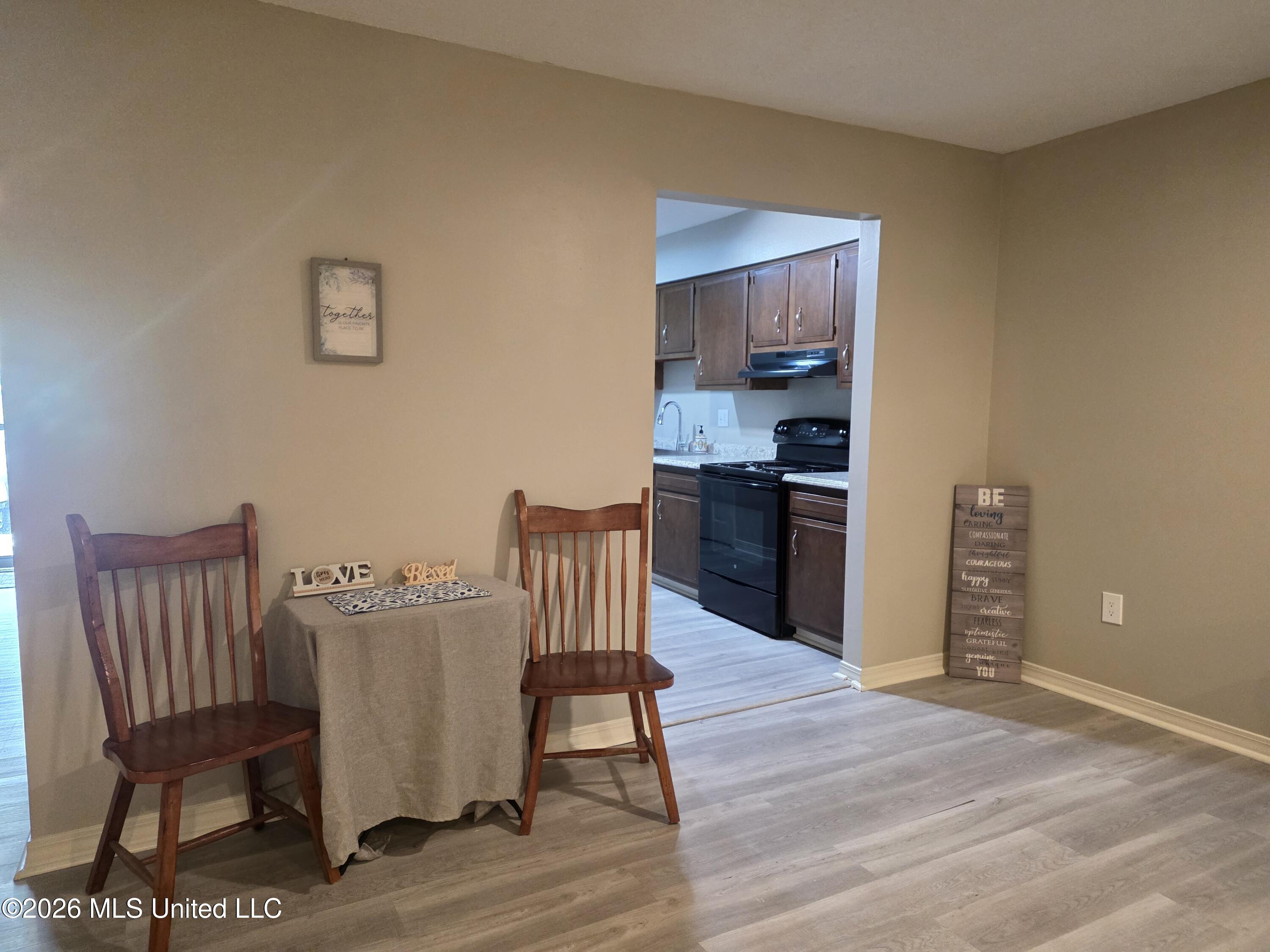 242 Highpoint Drive Property Photo 3