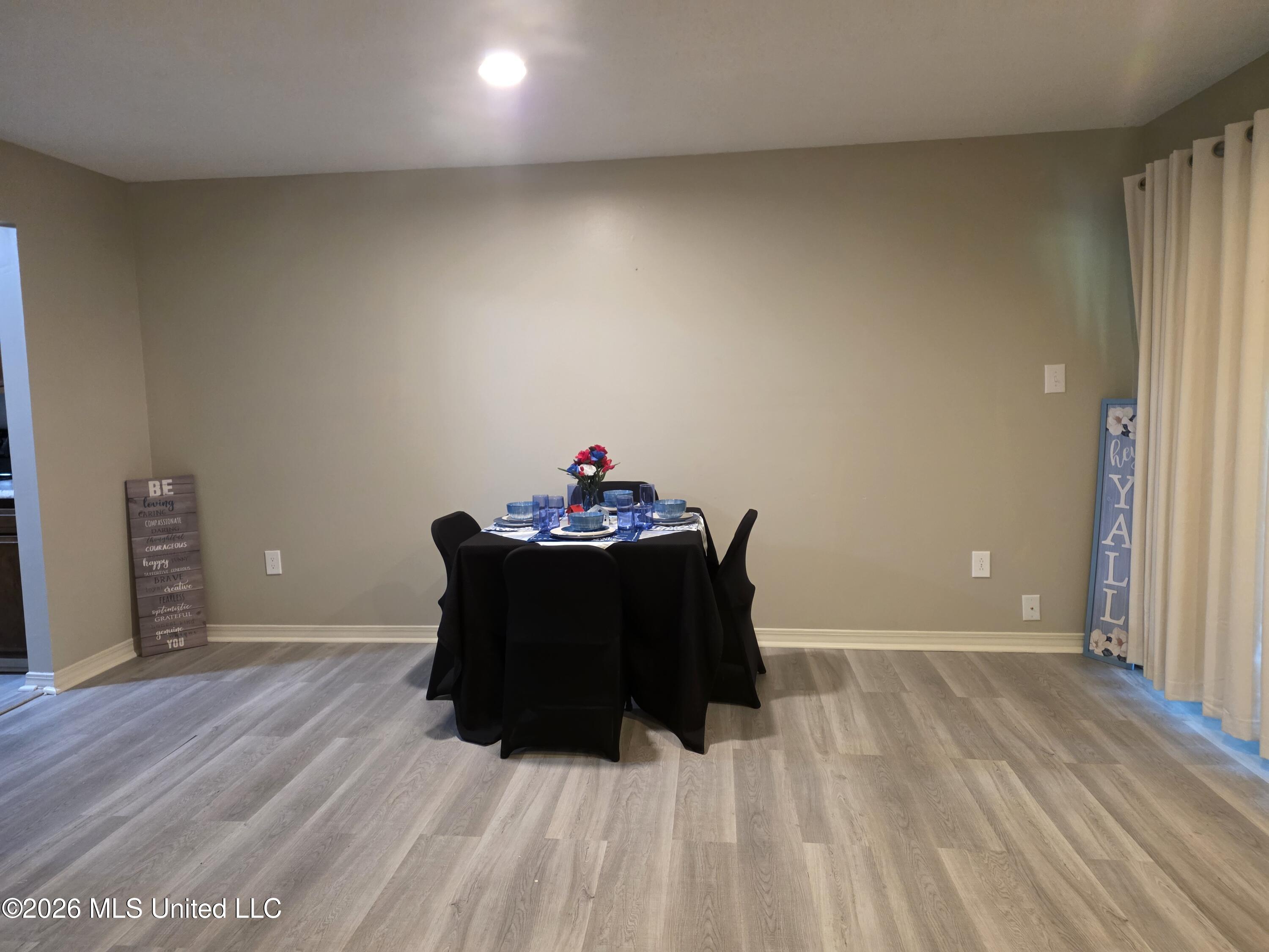 242 Highpoint Drive Property Photo 5