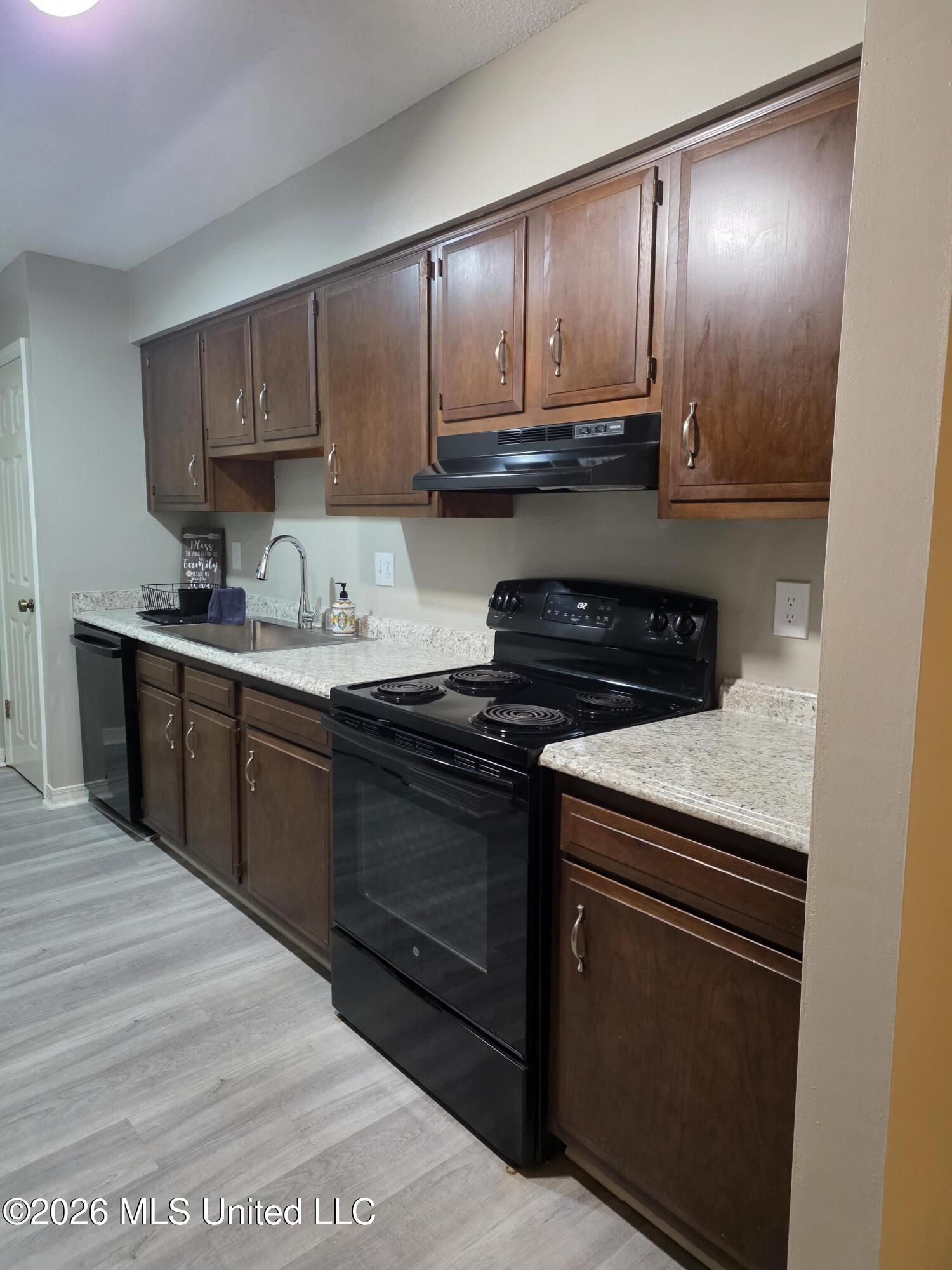 242 Highpoint Drive Property Photo 8
