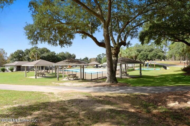 242 Highpoint Drive Property Photo 16