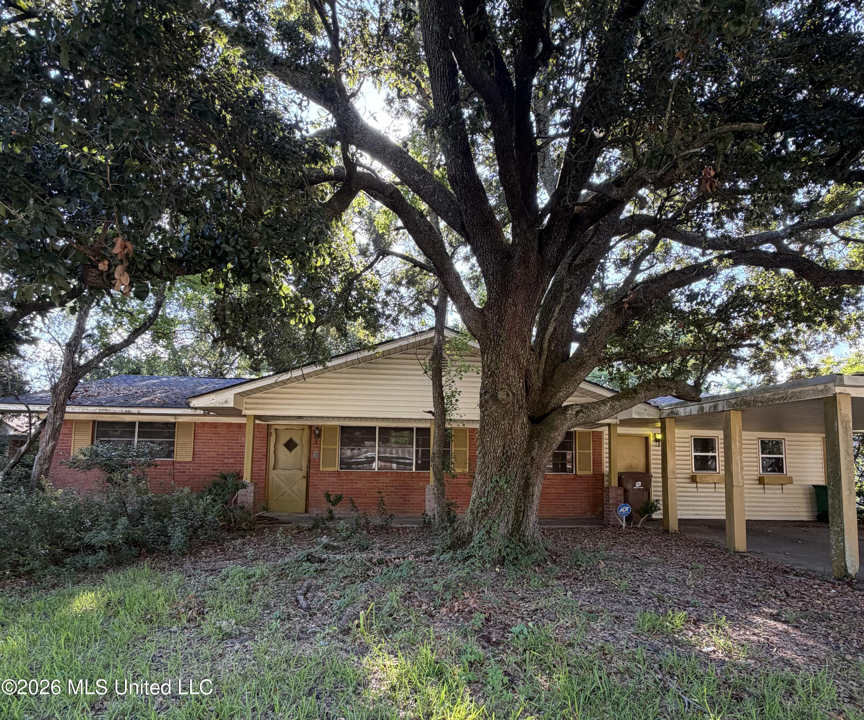 2177 Popp's Ferry Road Property Photo 1