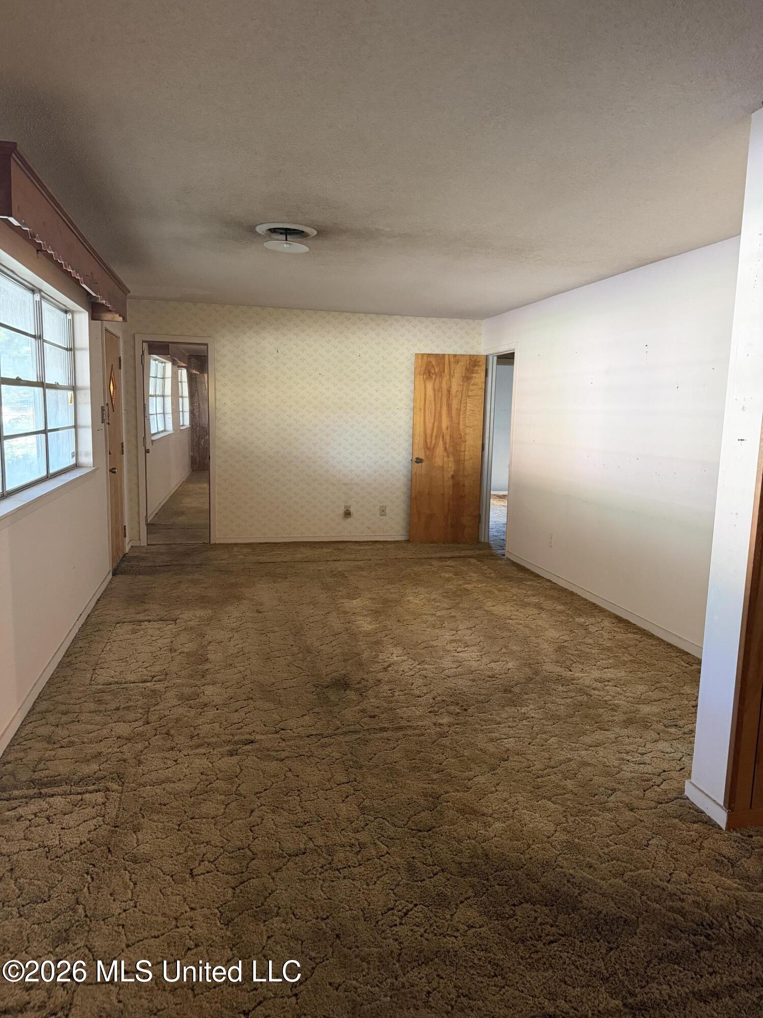 2177 Popp's Ferry Road Property Photo 3