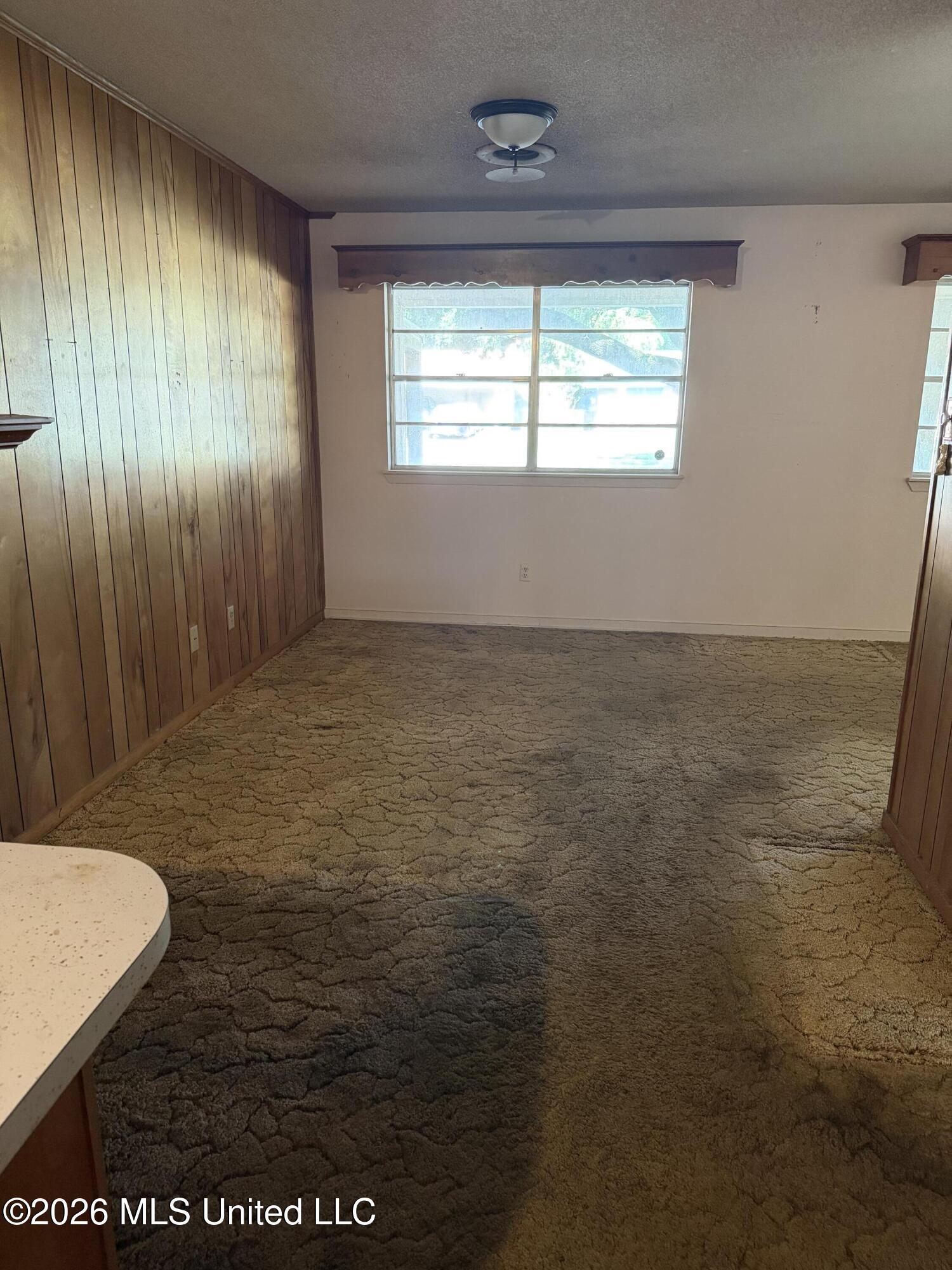 2177 Popp's Ferry Road Property Photo 4