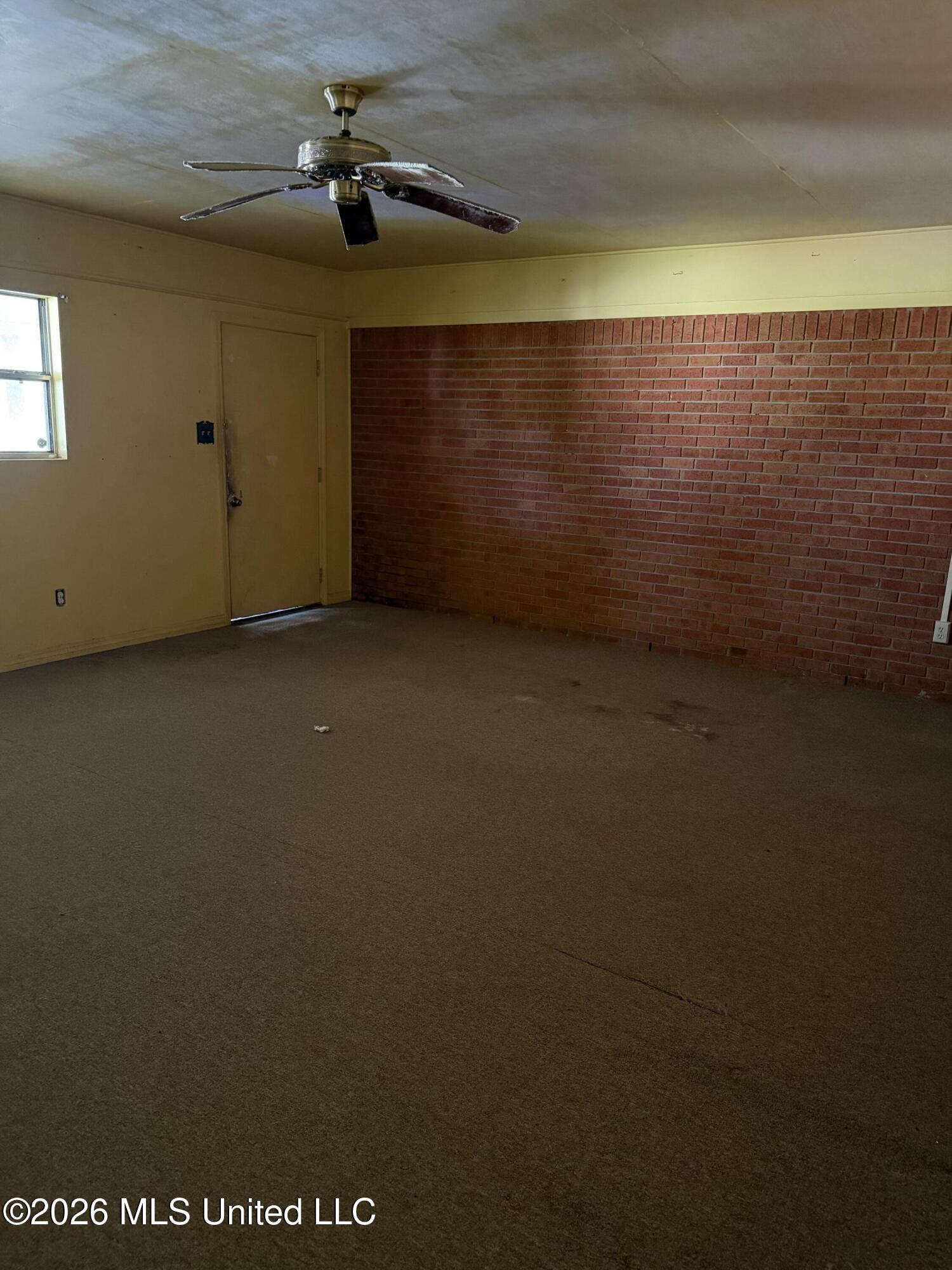 2177 Popp's Ferry Road Property Photo 9