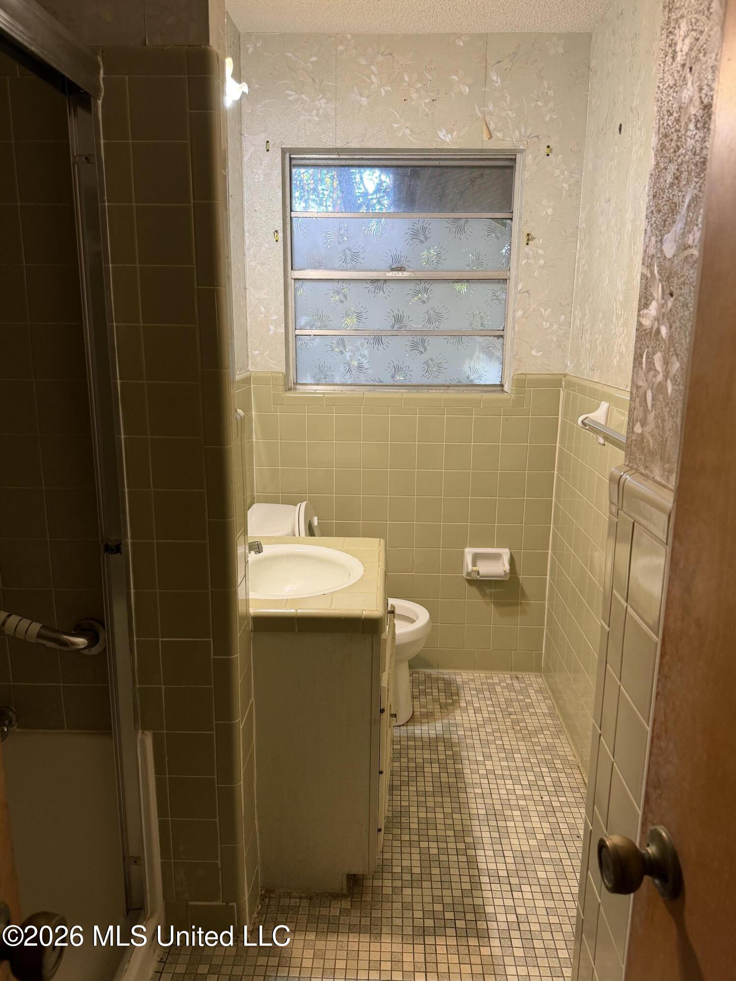 2177 Popp's Ferry Road Property Photo 11