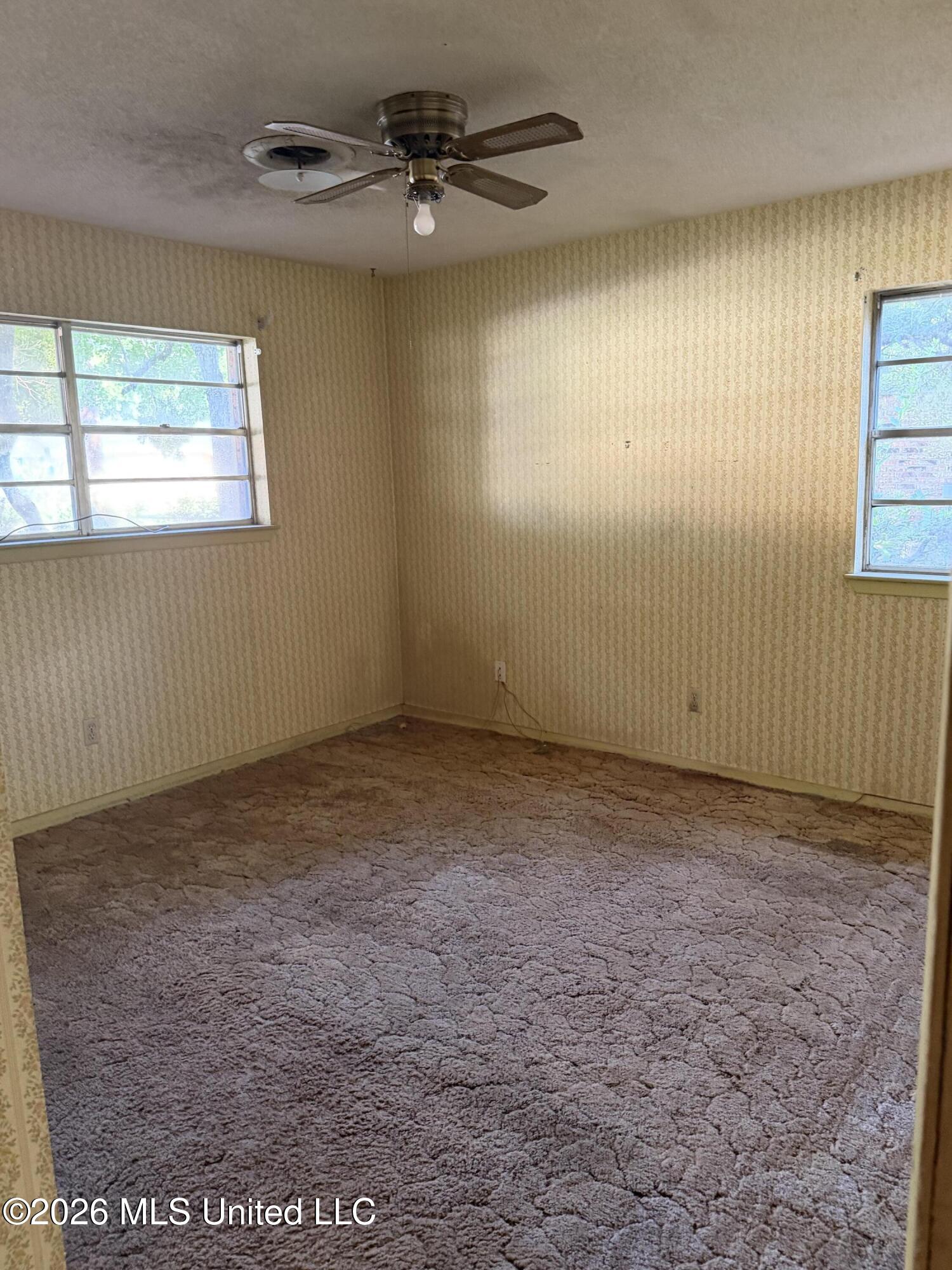 2177 Popp's Ferry Road Property Photo 12