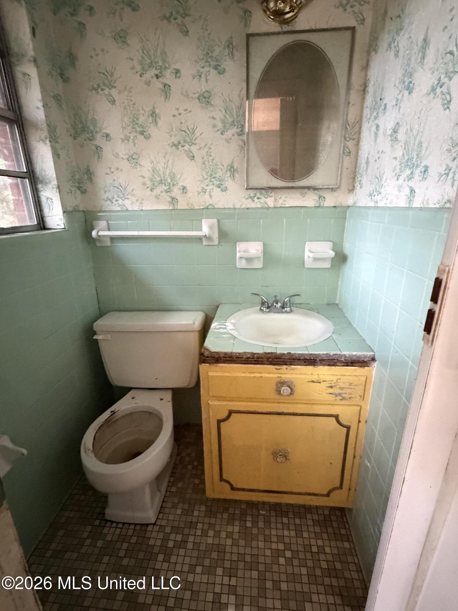 2177 Popp's Ferry Road Property Photo 14