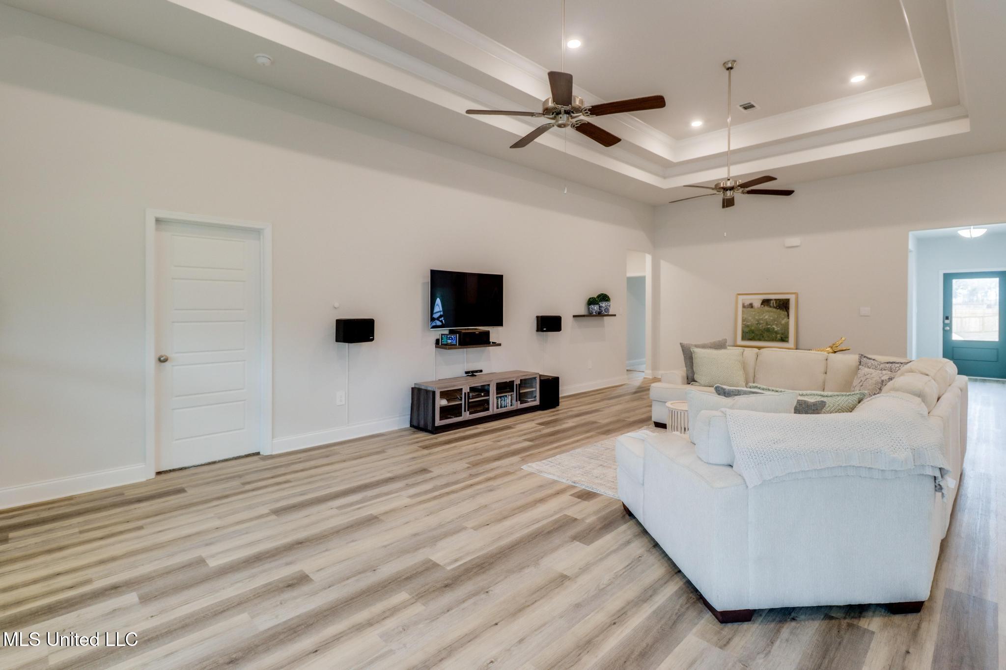 18951 Harrington Circle Property Photo 8