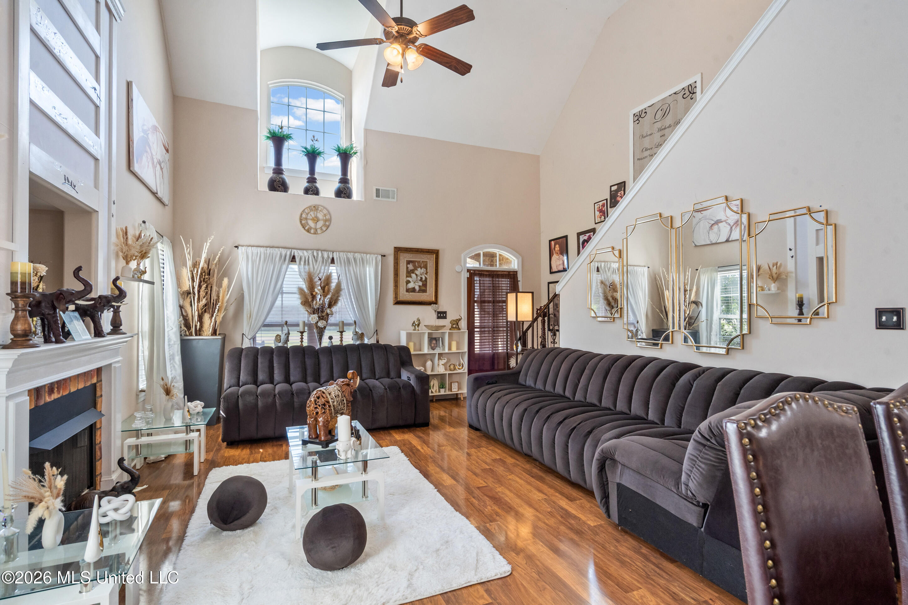 887 Rigby Avenue Property Photo 4