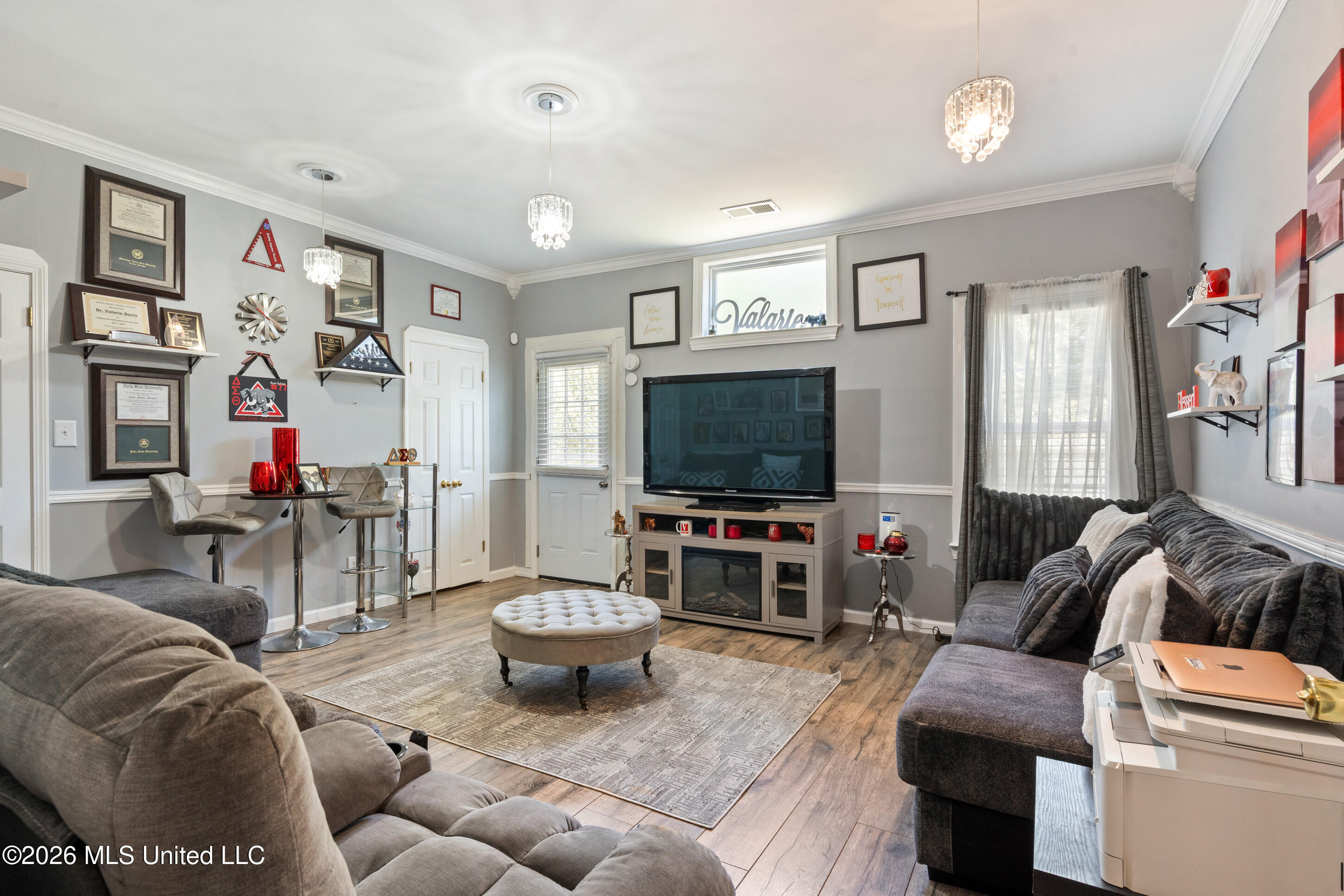 887 Rigby Avenue Property Photo 12