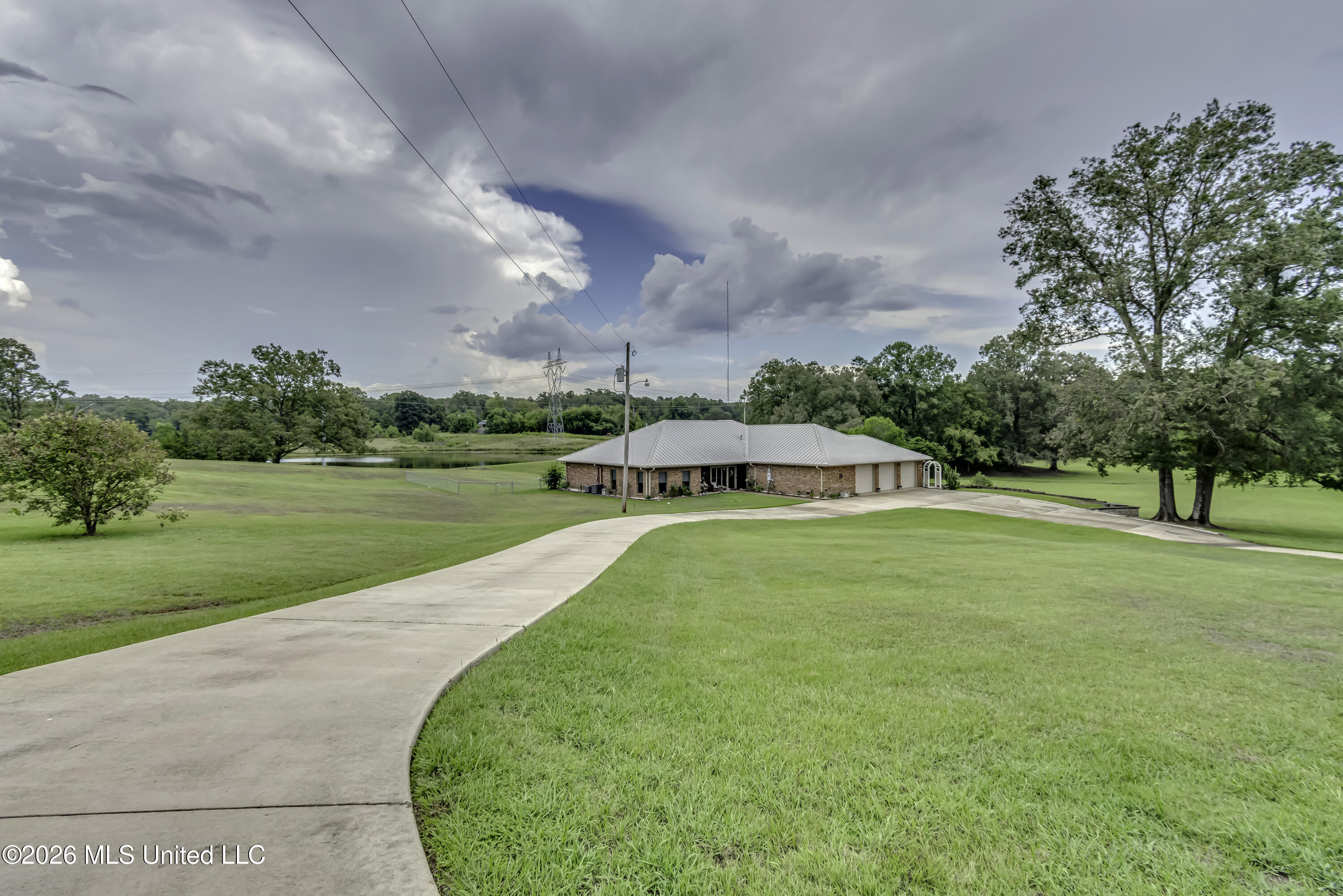 2865 Seven Springs Road Property Photo 3