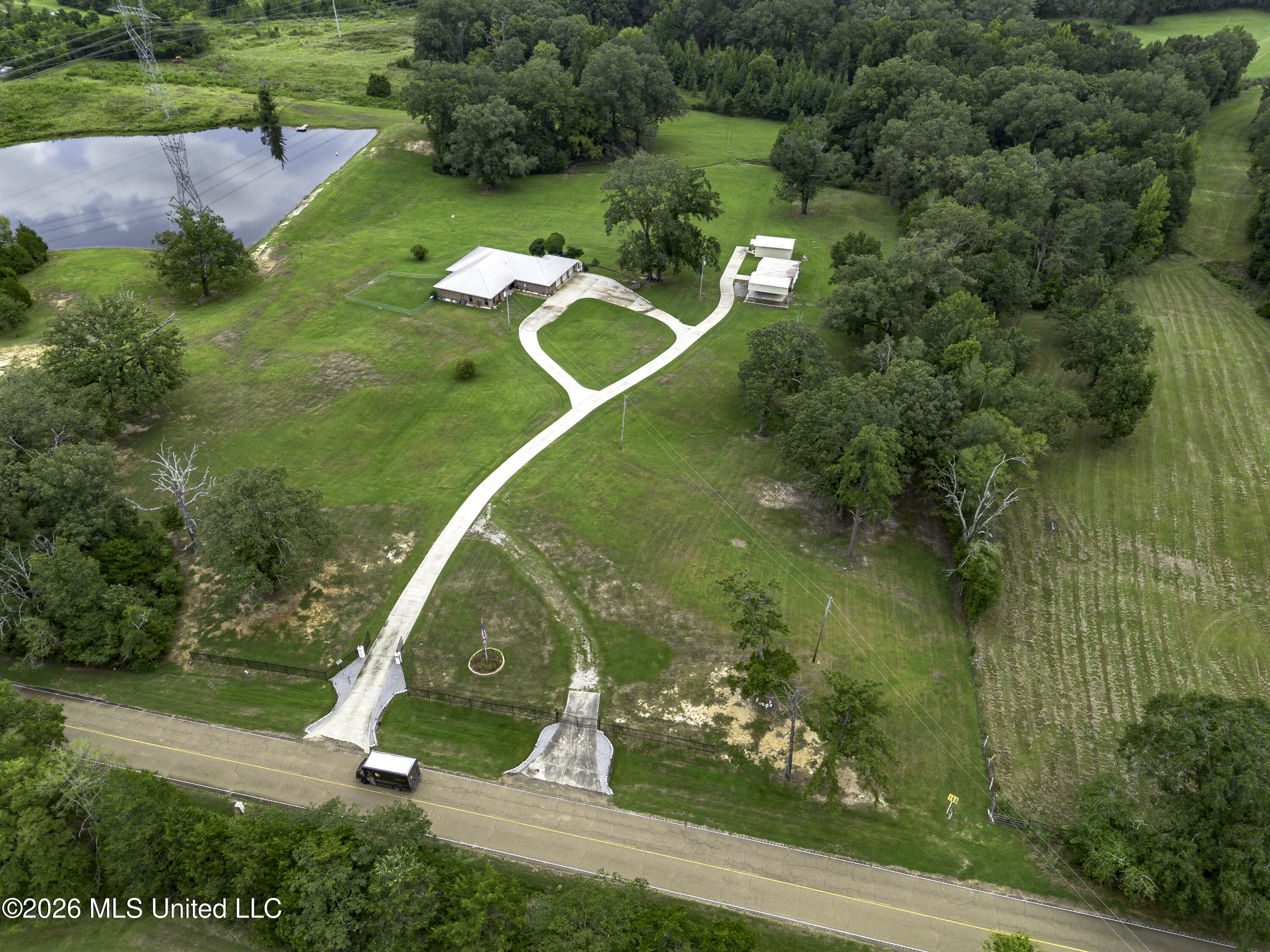 2865 Seven Springs Road Property Photo 4