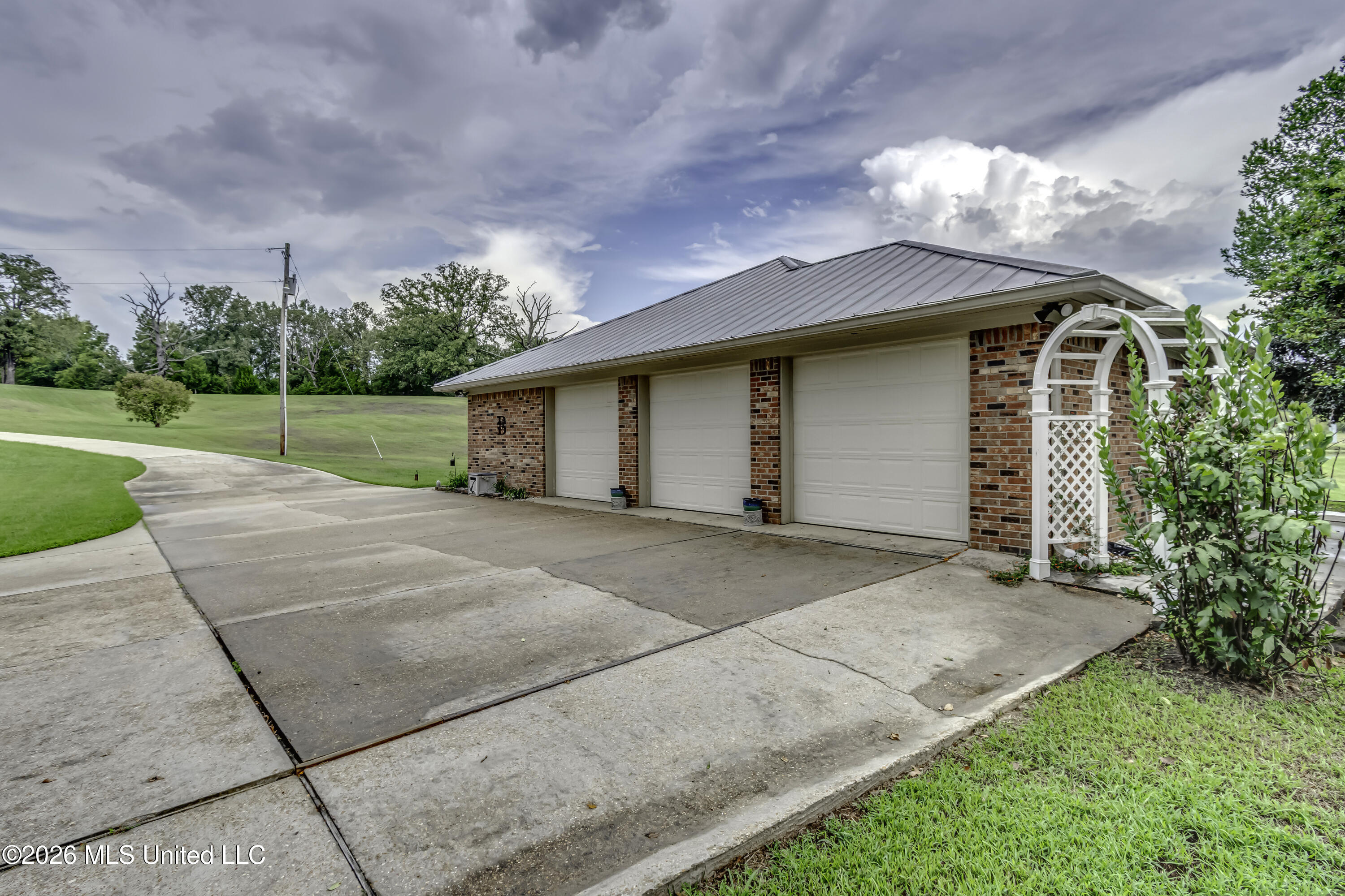 2865 Seven Springs Road Property Photo 9