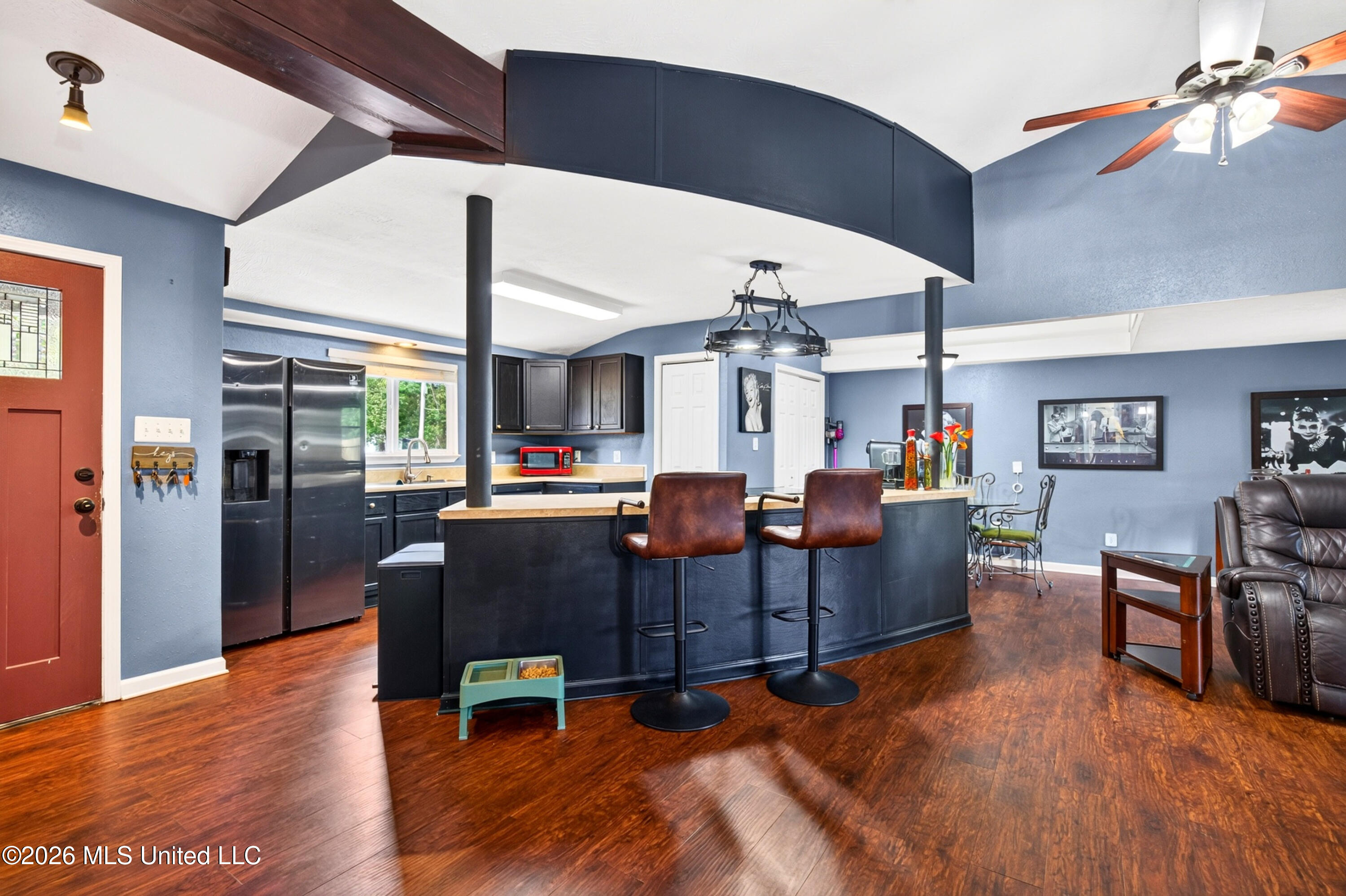 1906 Curcor Drive Property Photo 6