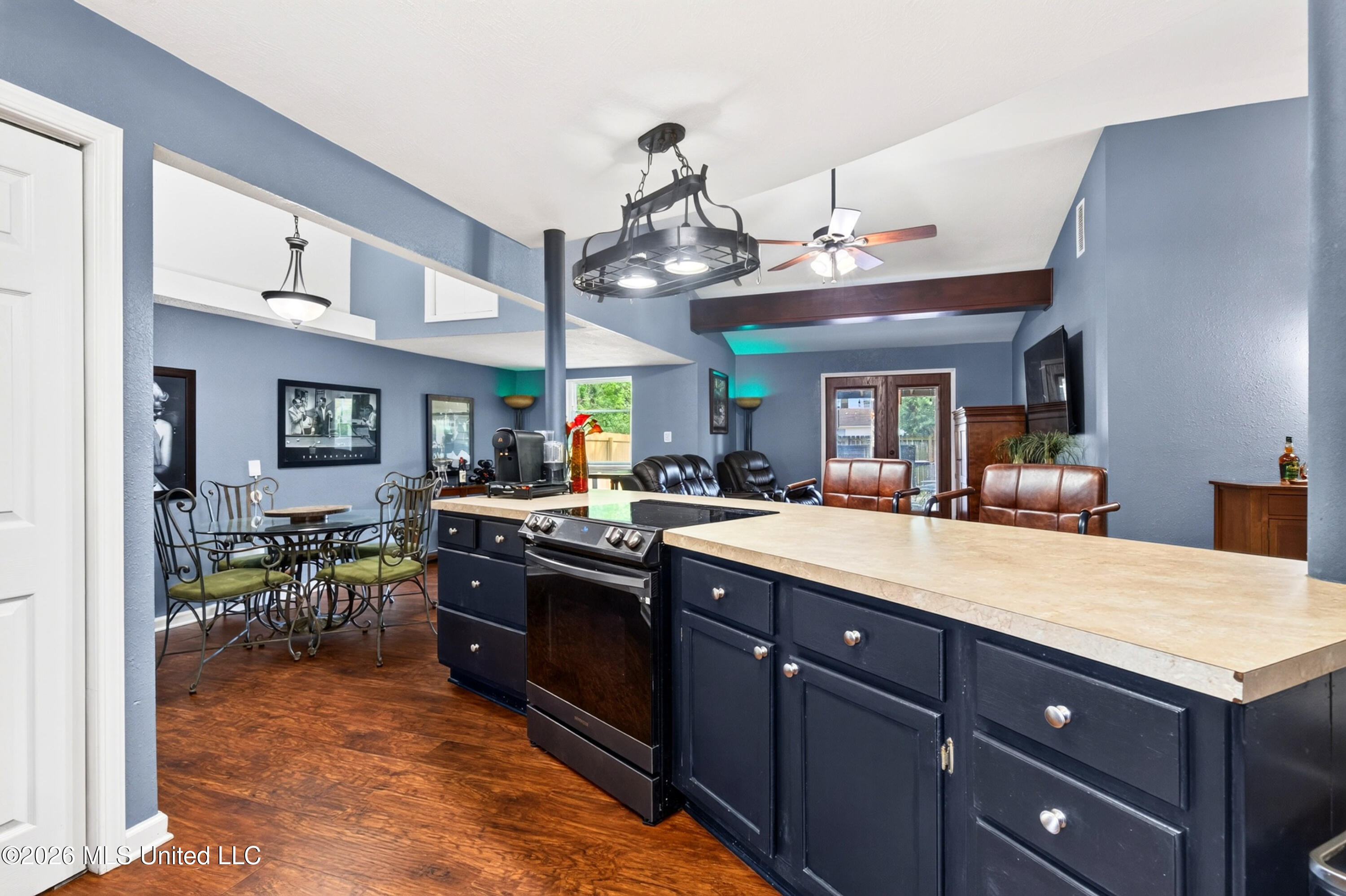 1906 Curcor Drive Property Photo 14