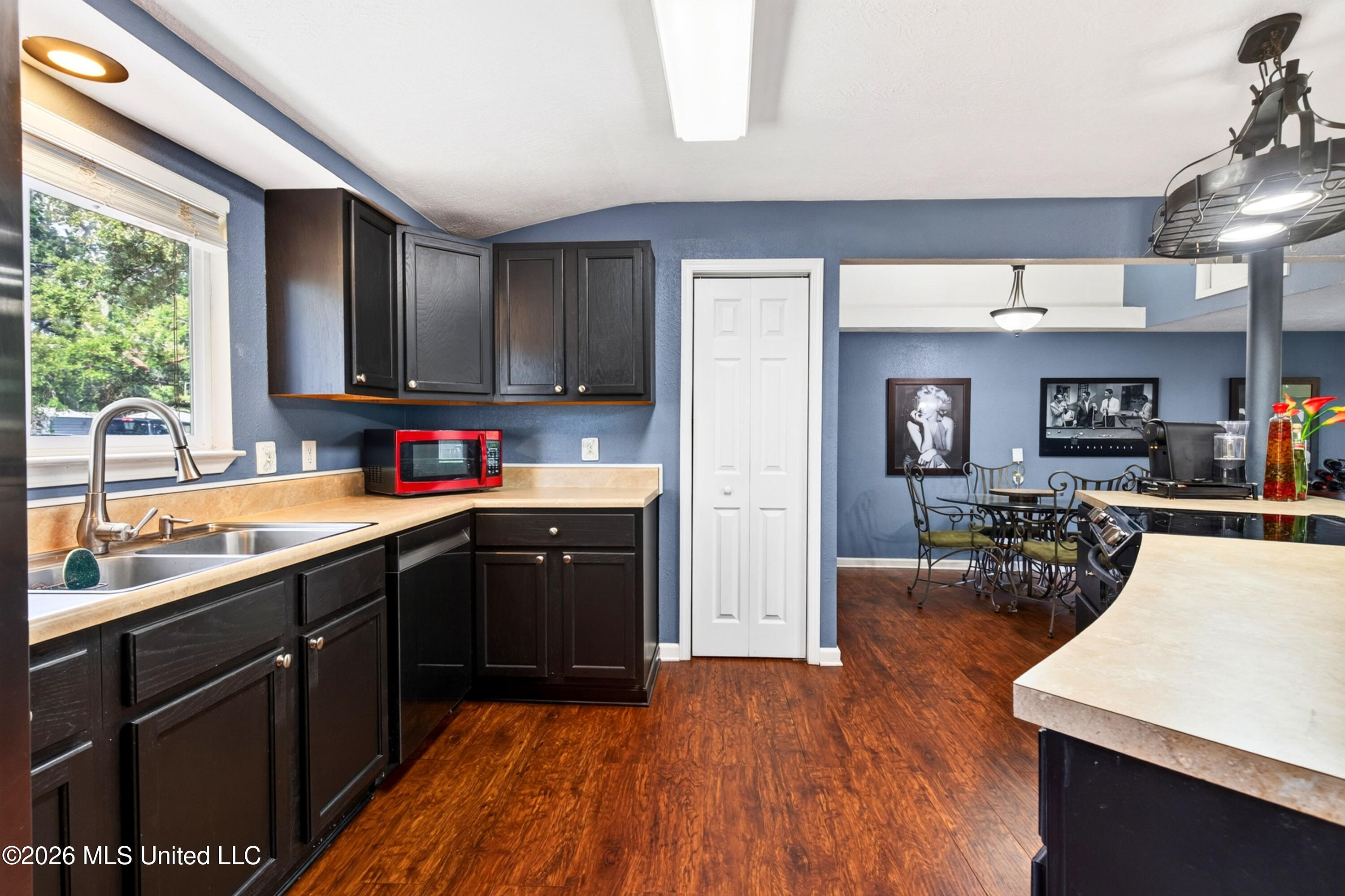 1906 Curcor Drive Property Photo 15