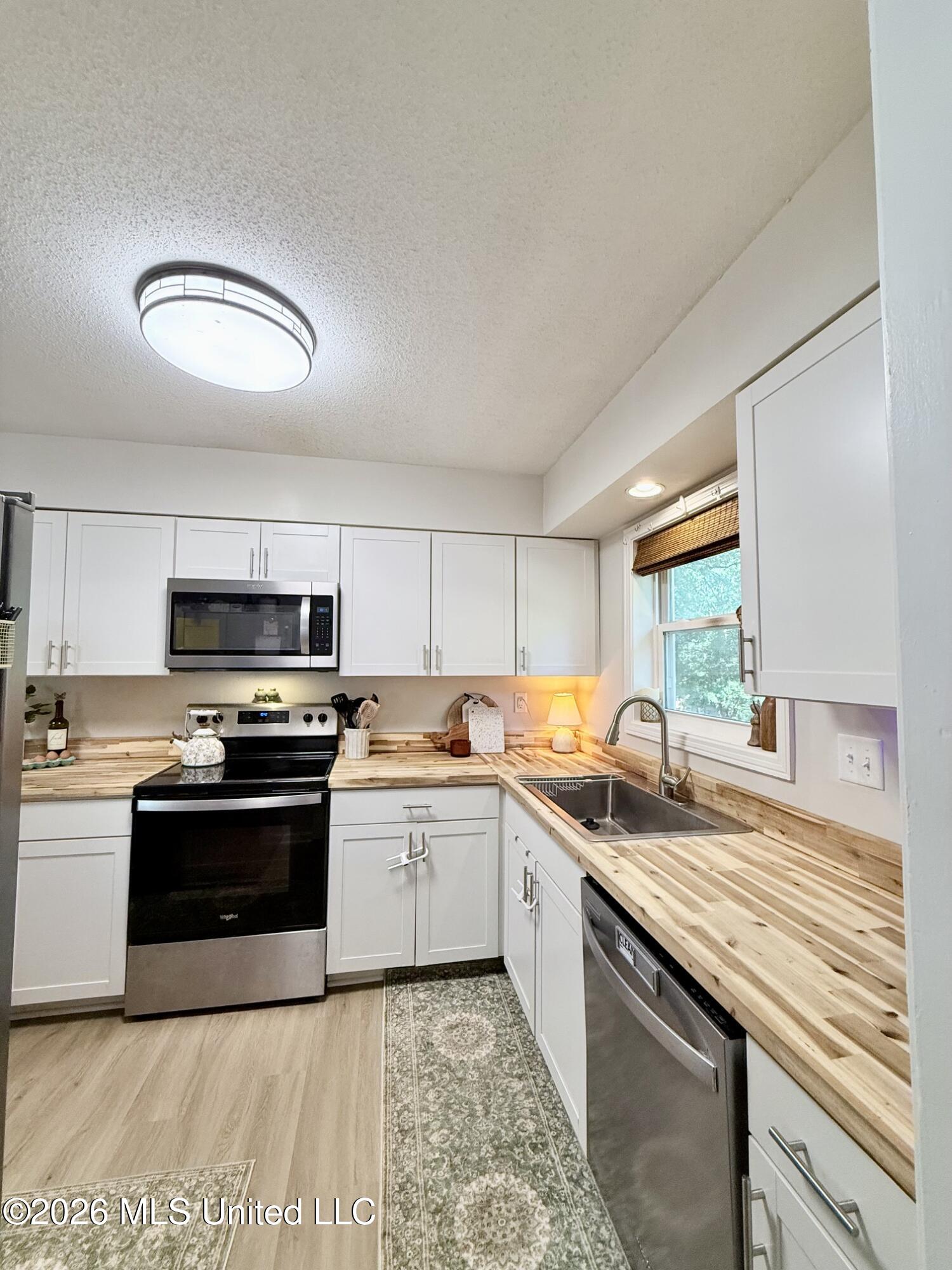 262 Sweetbriar Avenue Property Photo 3