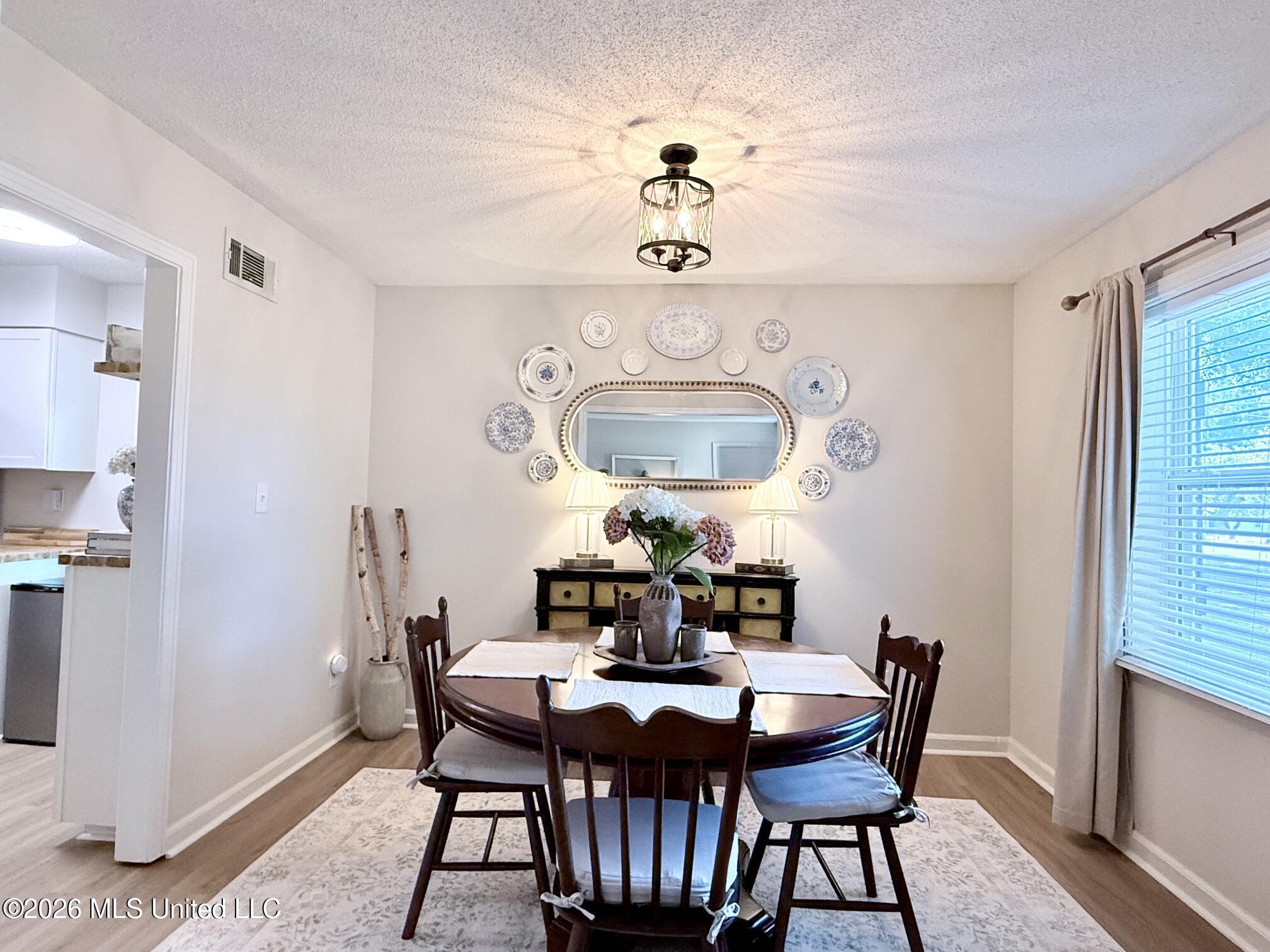 262 Sweetbriar Avenue Property Photo 6