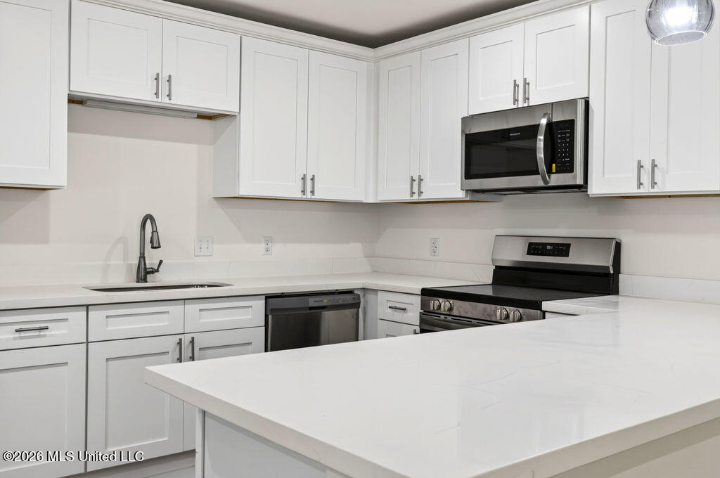 20 Global Lane Property Photo 10