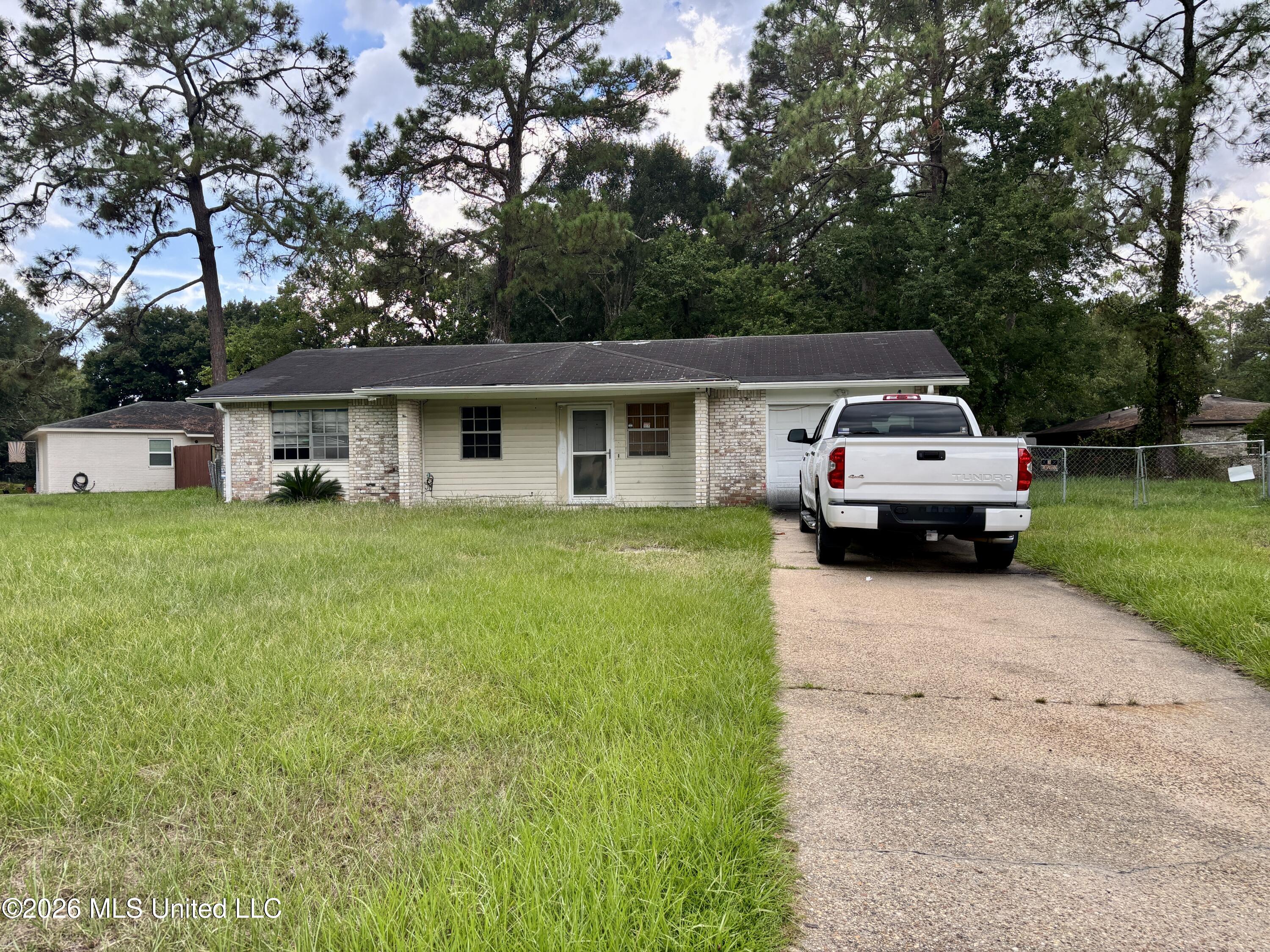 2601 Lawn Circle Property Photo 1