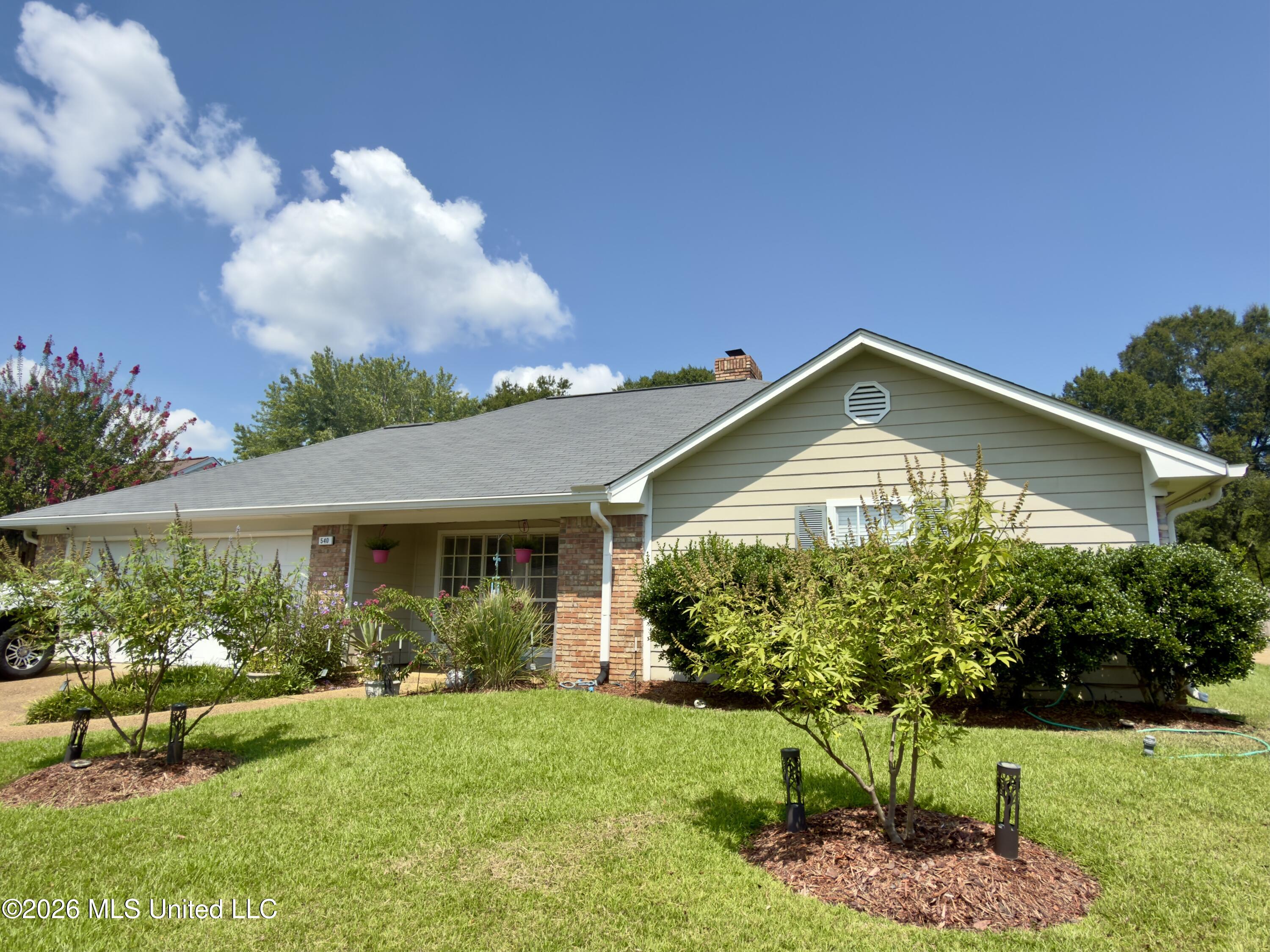 540 Brentwood Drive Property Photo 1