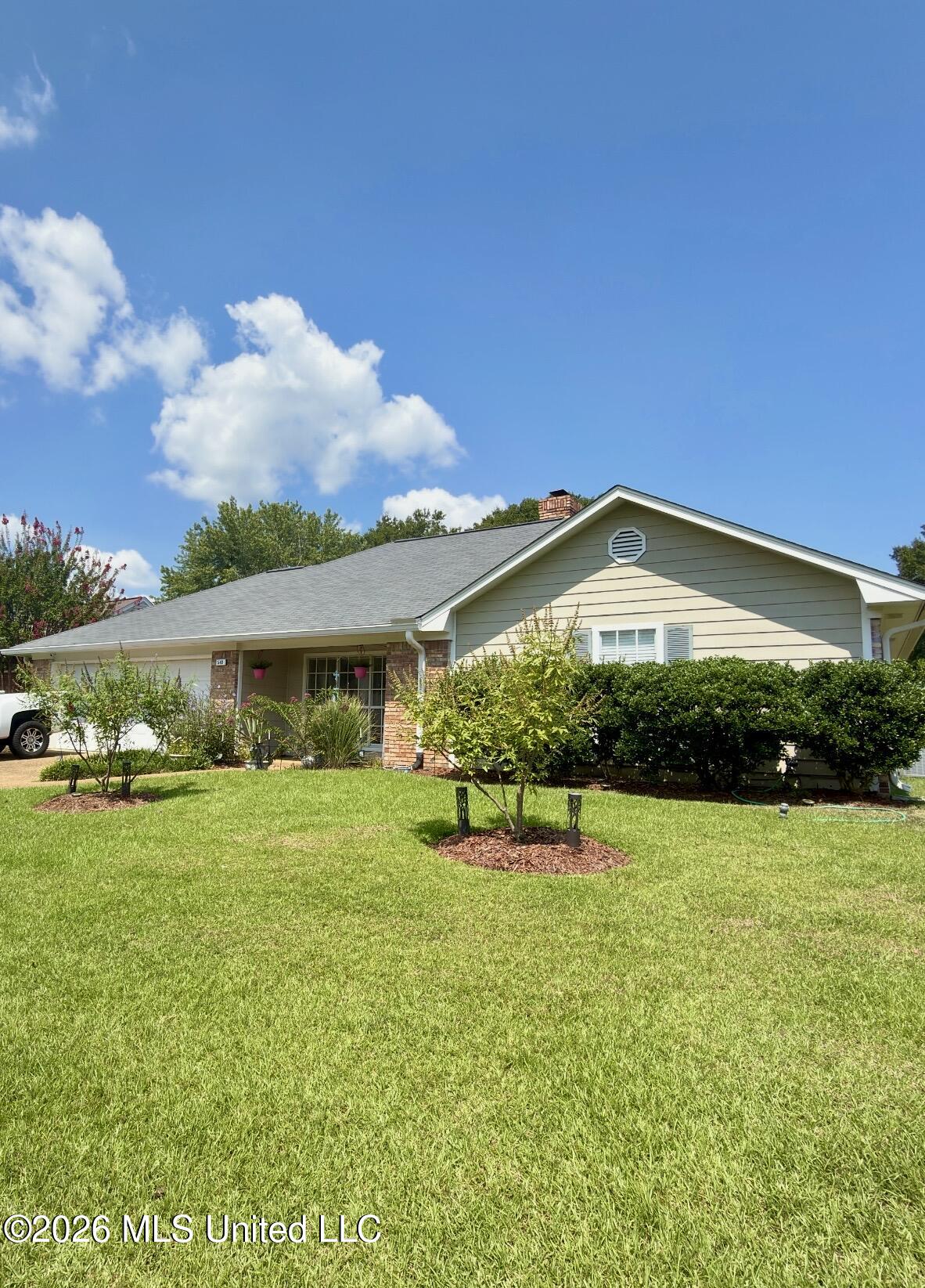 540 Brentwood Drive Property Photo 3