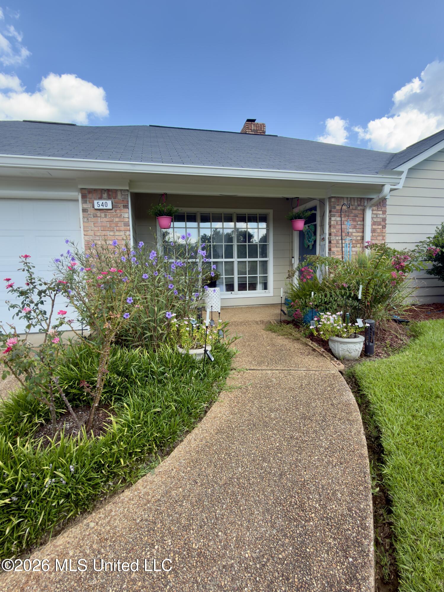540 Brentwood Drive Property Photo 4