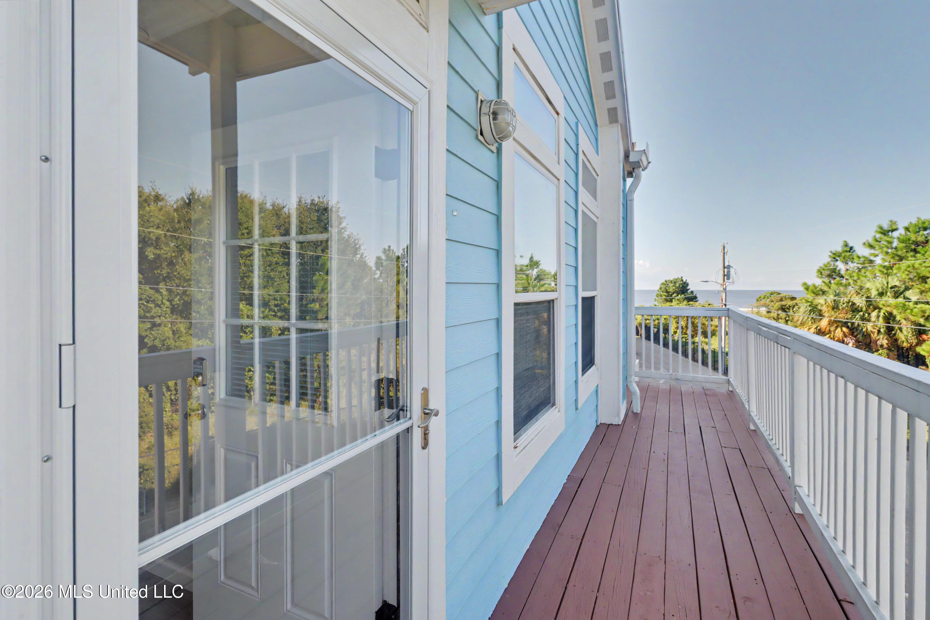 1515 E Beach Boulevard Property Photo 1