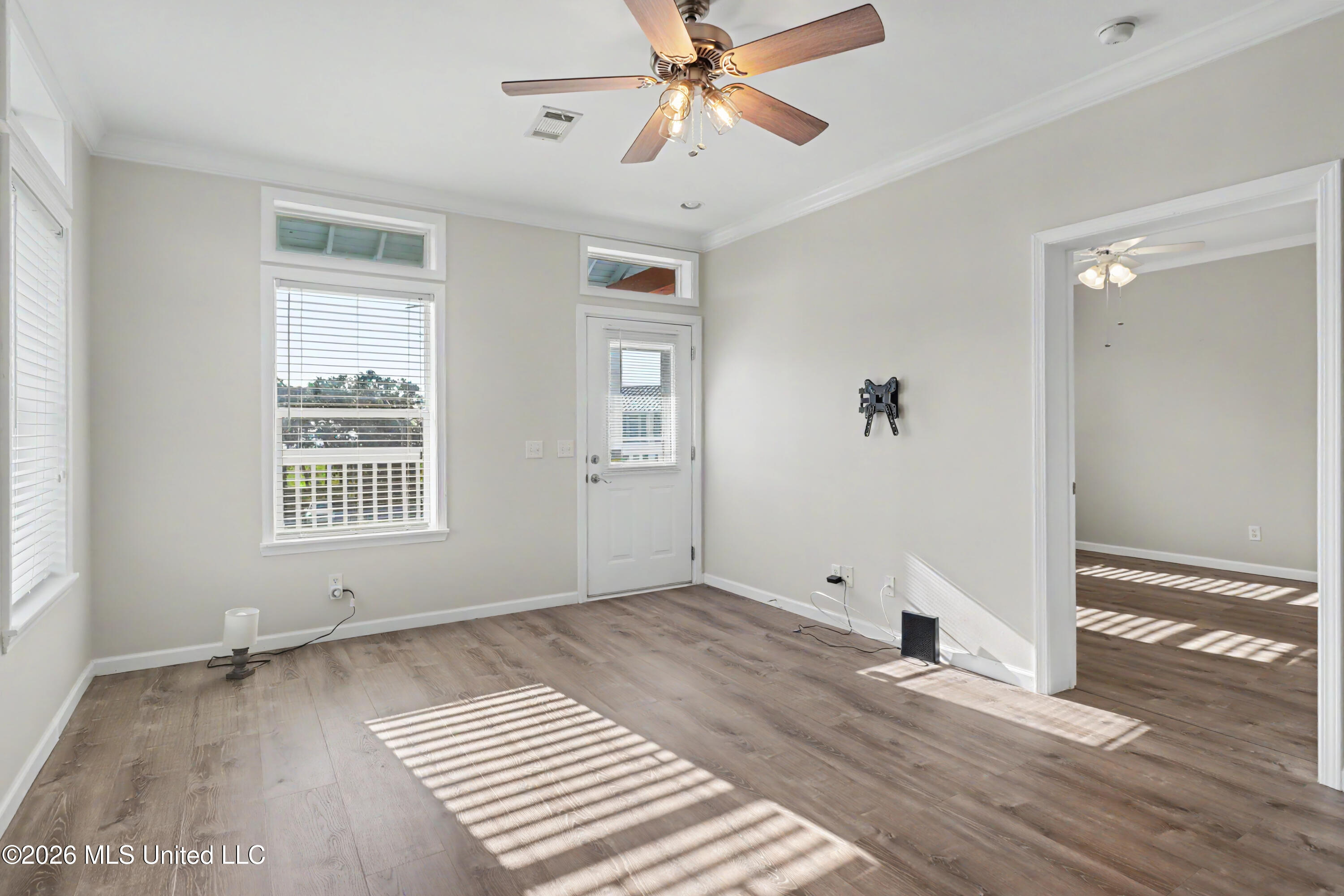1515 E Beach Boulevard Property Photo 8